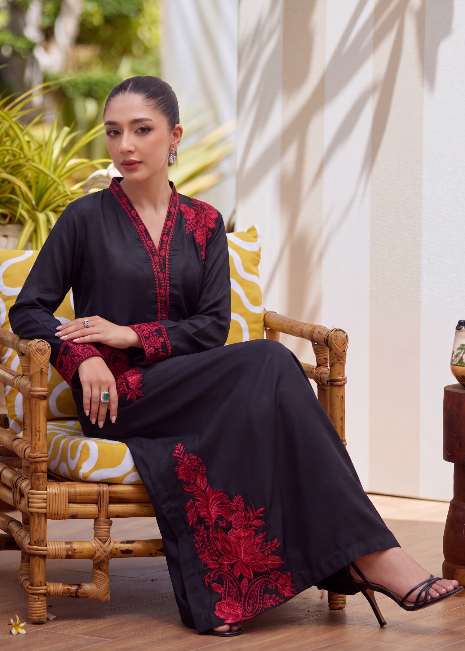 linen Kaftan in Black