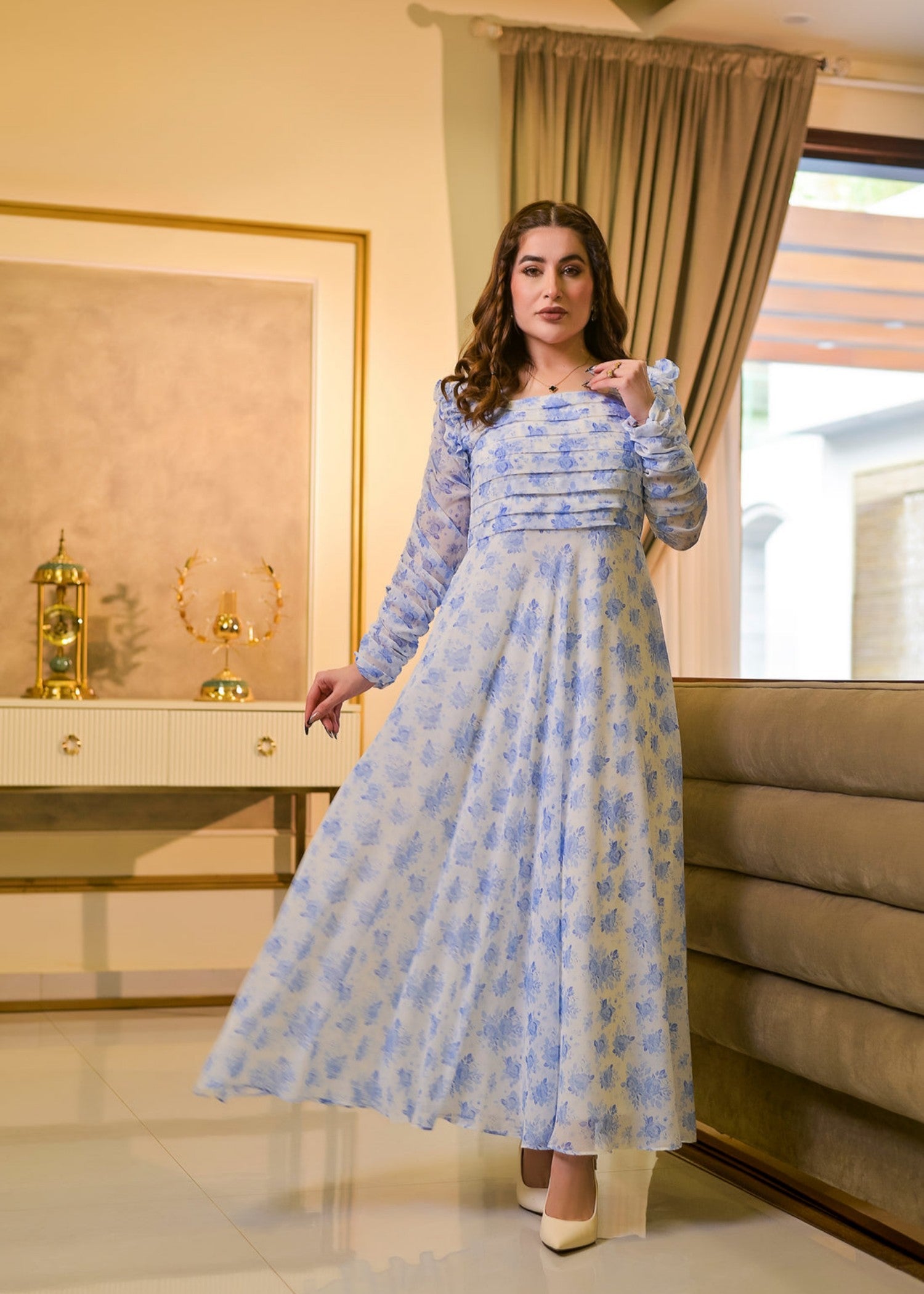 chiffon Maxi in Off-white, blue