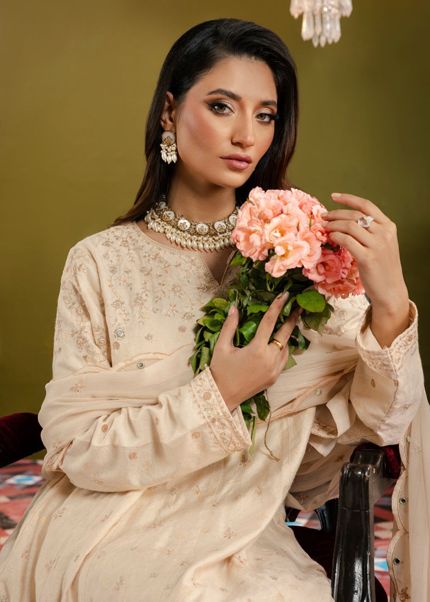 jacquard Pishwas in Cream