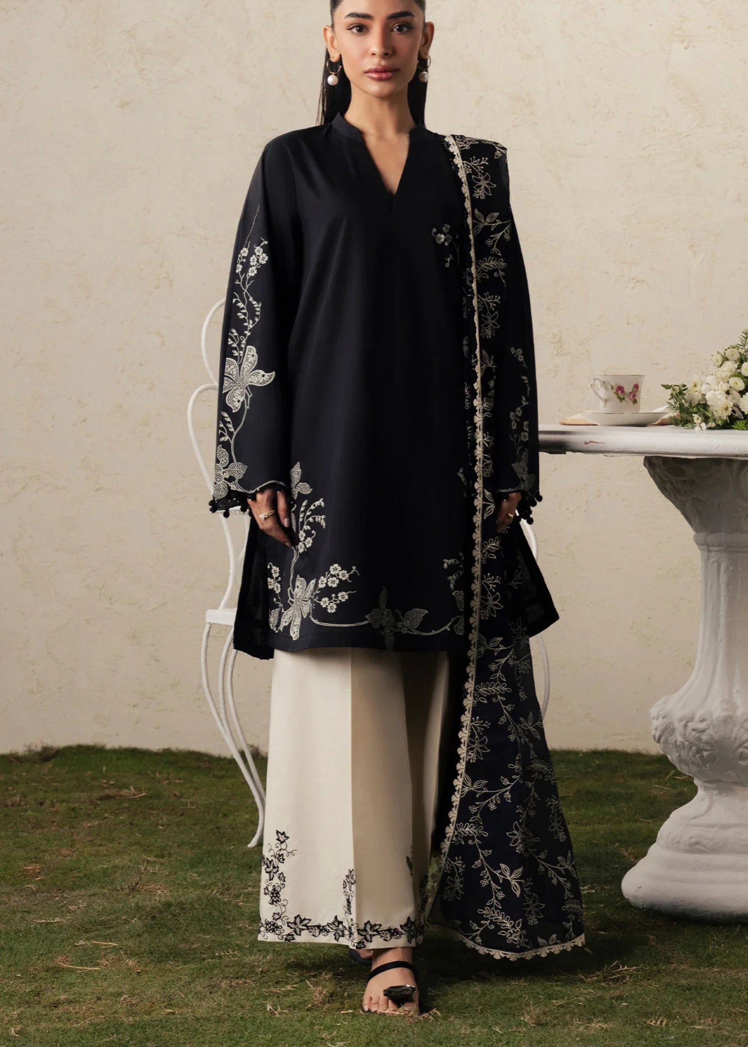 cambric Unstitched in Black