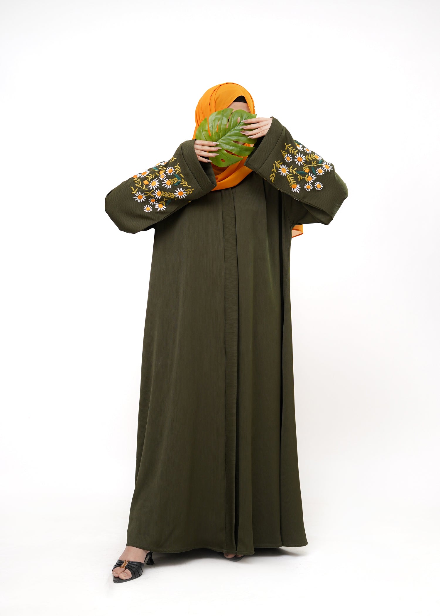 nidha Abaya in Olive green, army green