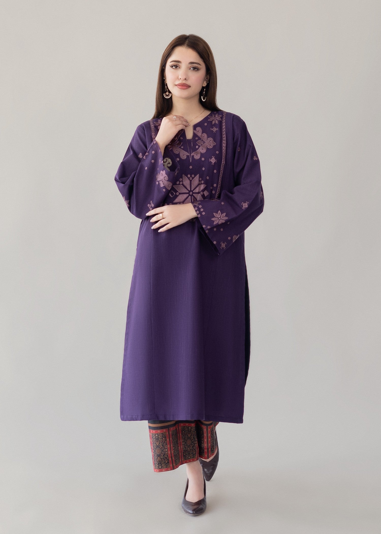 slub khaddar Kurta Set in Black, purple