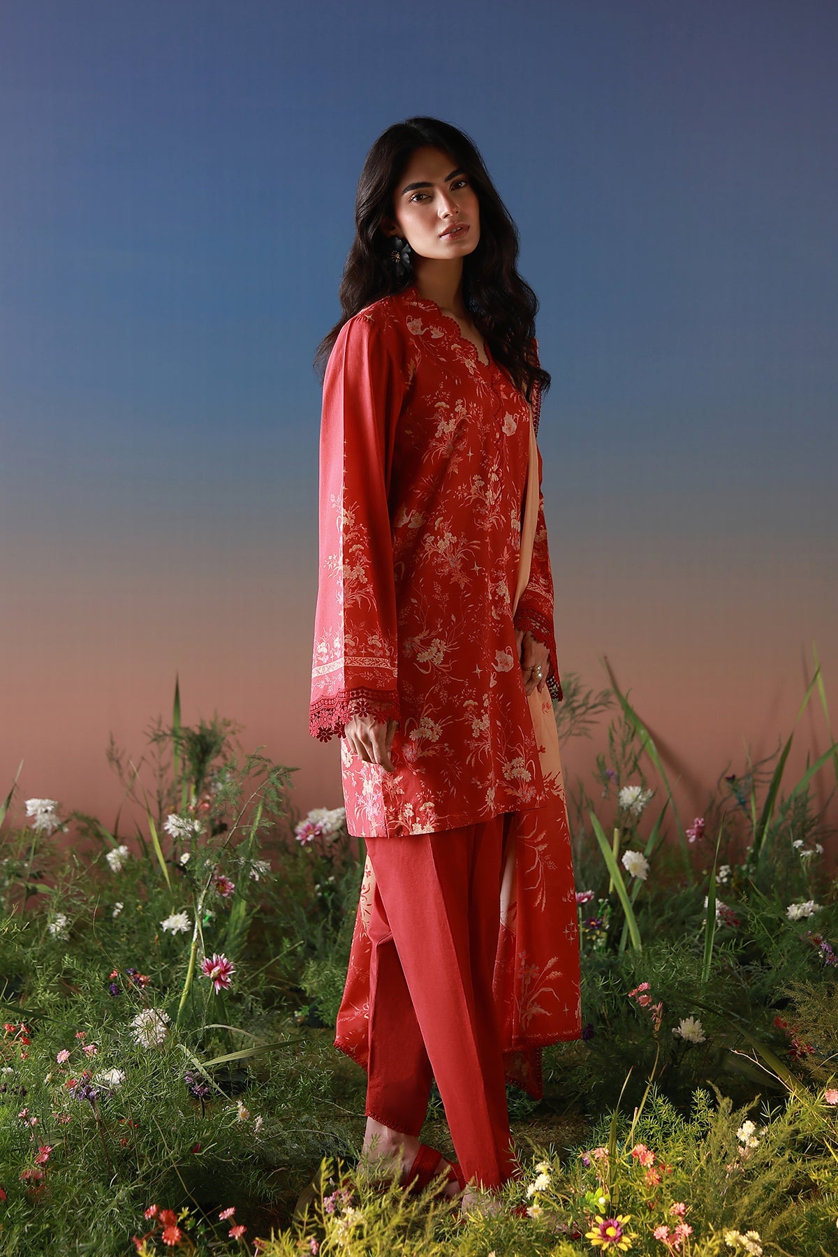 Mirha Lawn – Crimson Heirloom