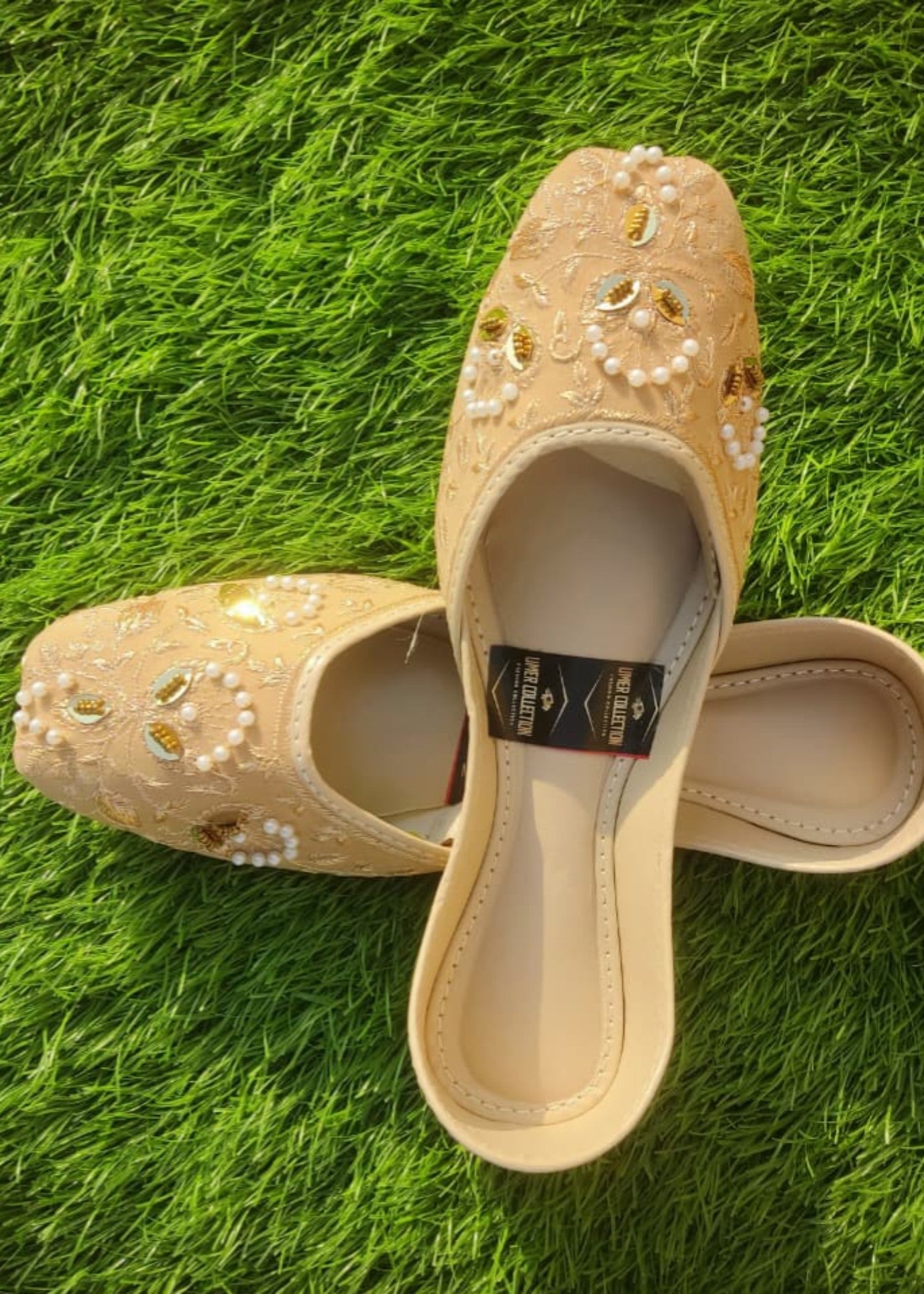 Khussa in Beige by - High Quality Women Khussa YFX2192