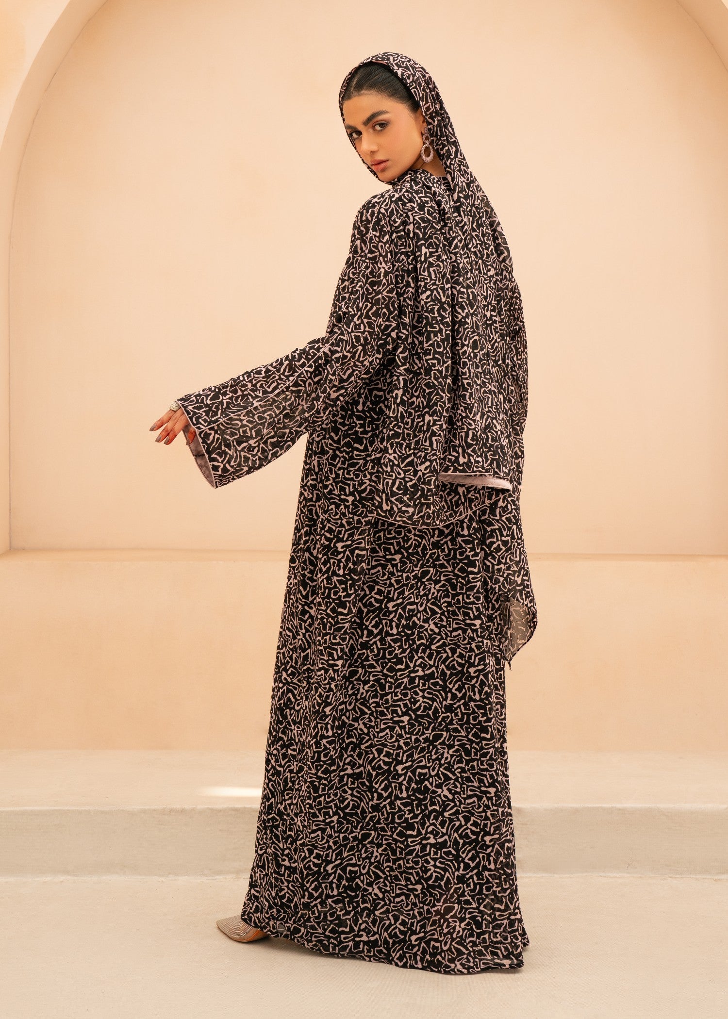 chiffon Abaya in Black, walnut brown