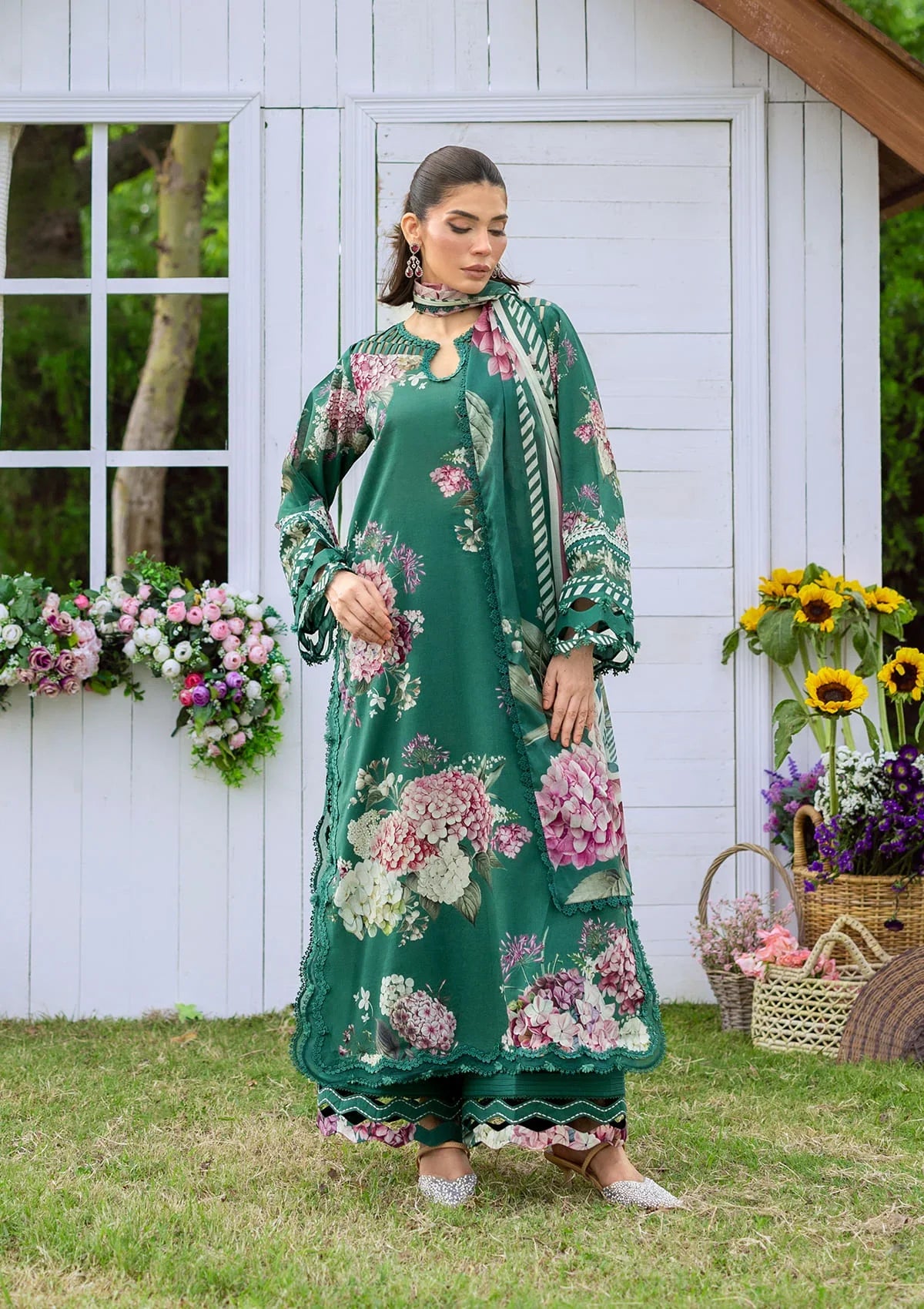 Bridgerton Prints Lawn – EPB-8B MARIN