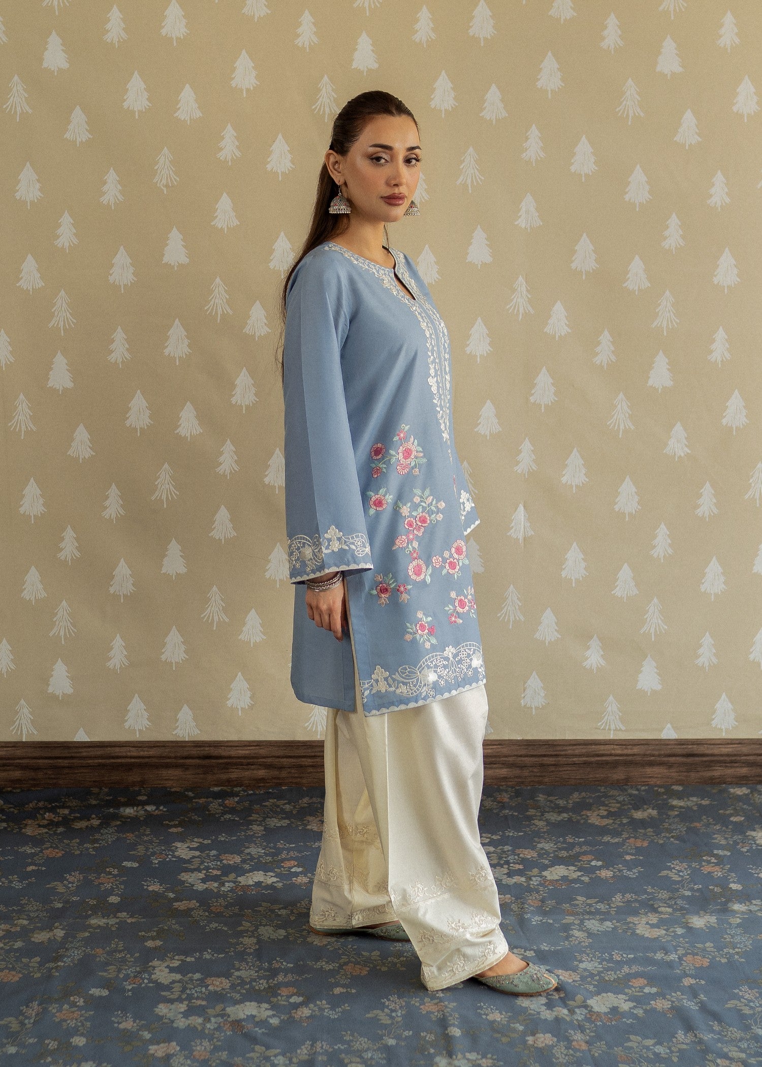 lawn Kurta Set in Off-white, sky