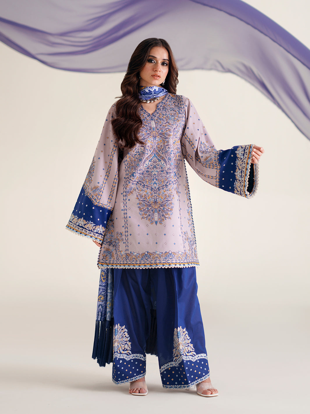 Amour Luxury Lawn – 182-B