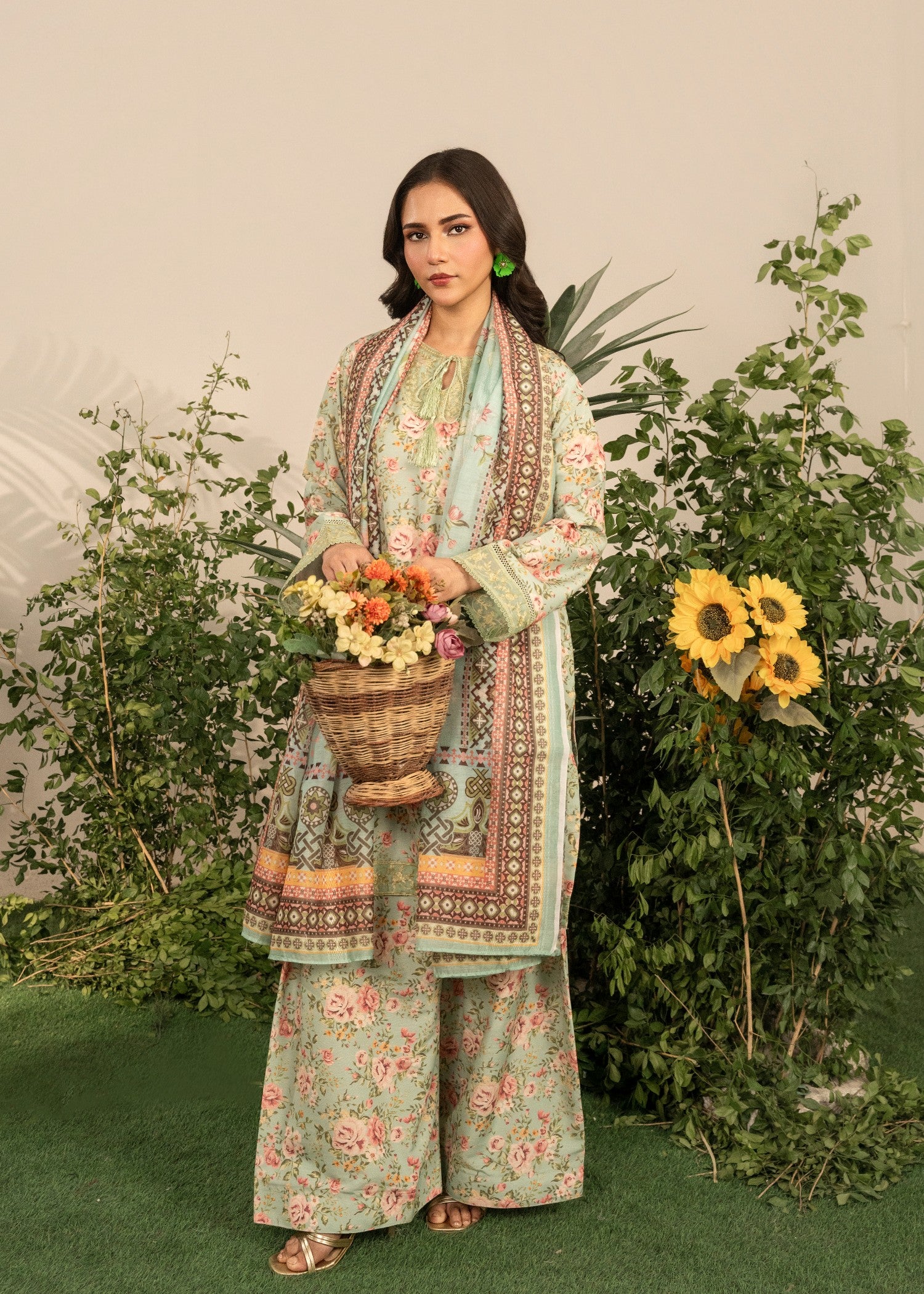 khaddar Kurta Set in Pistachio green, multi