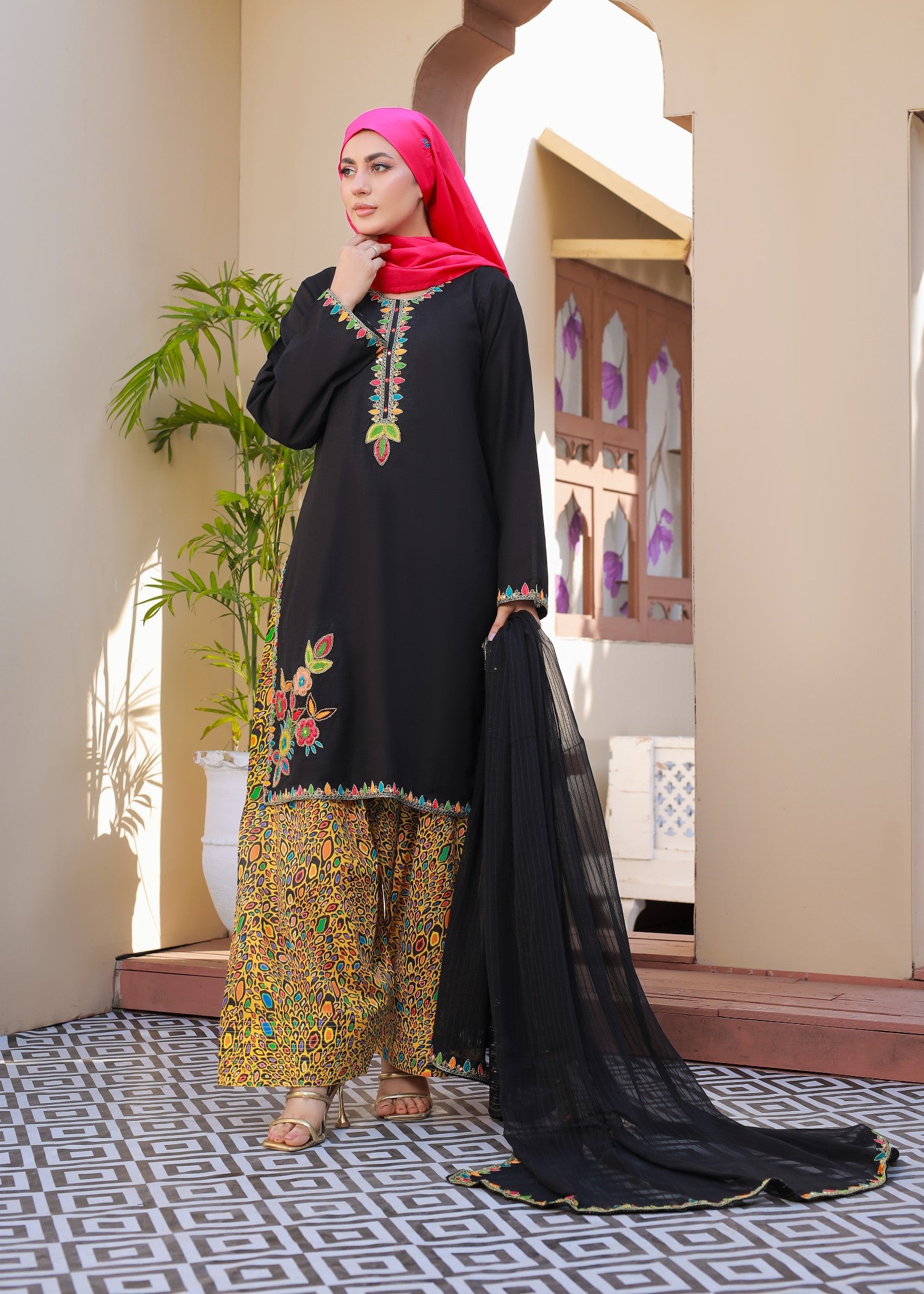 arabic lawn Kurta Set in Jet black