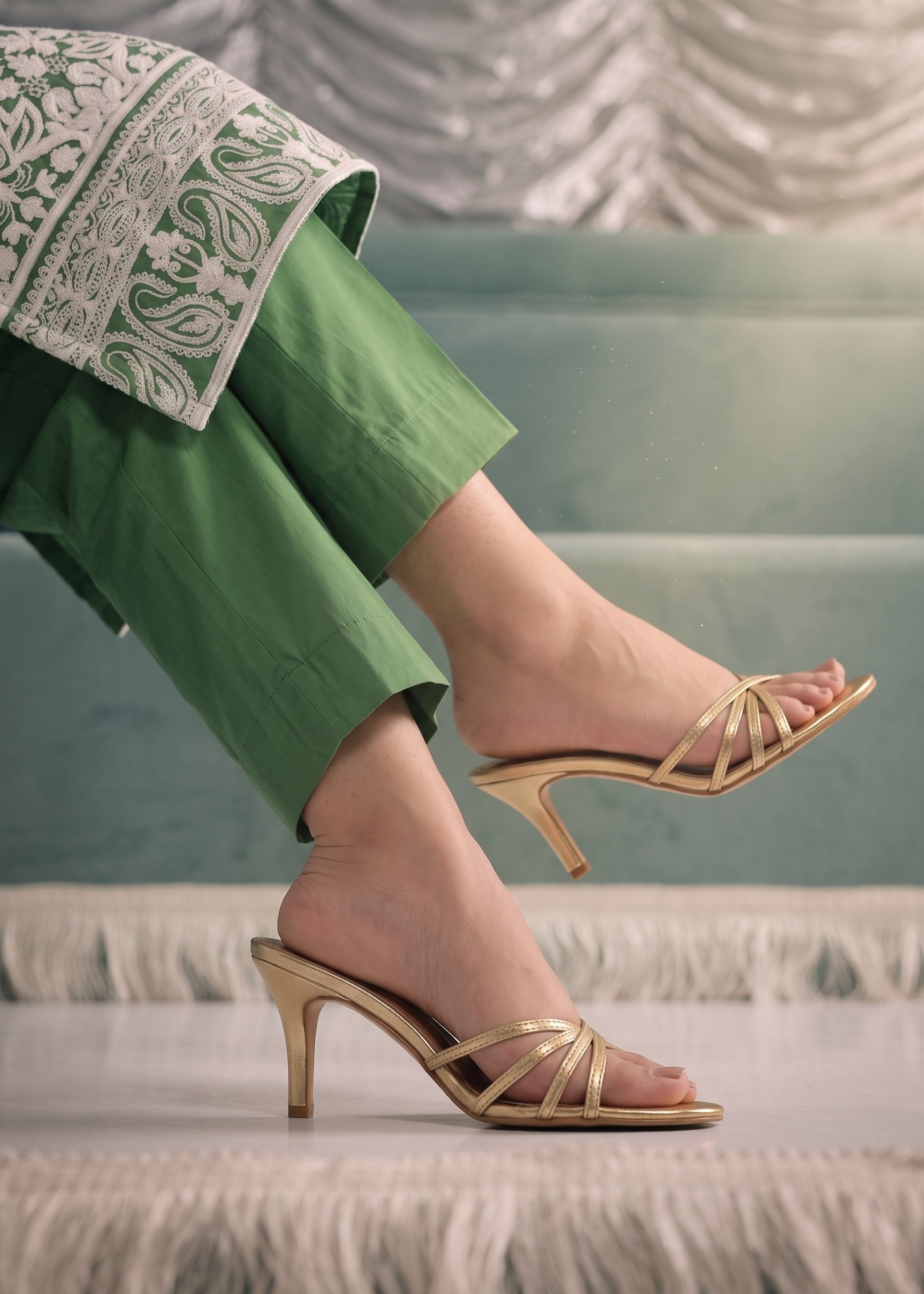 linen Kurta Set in Kelly green