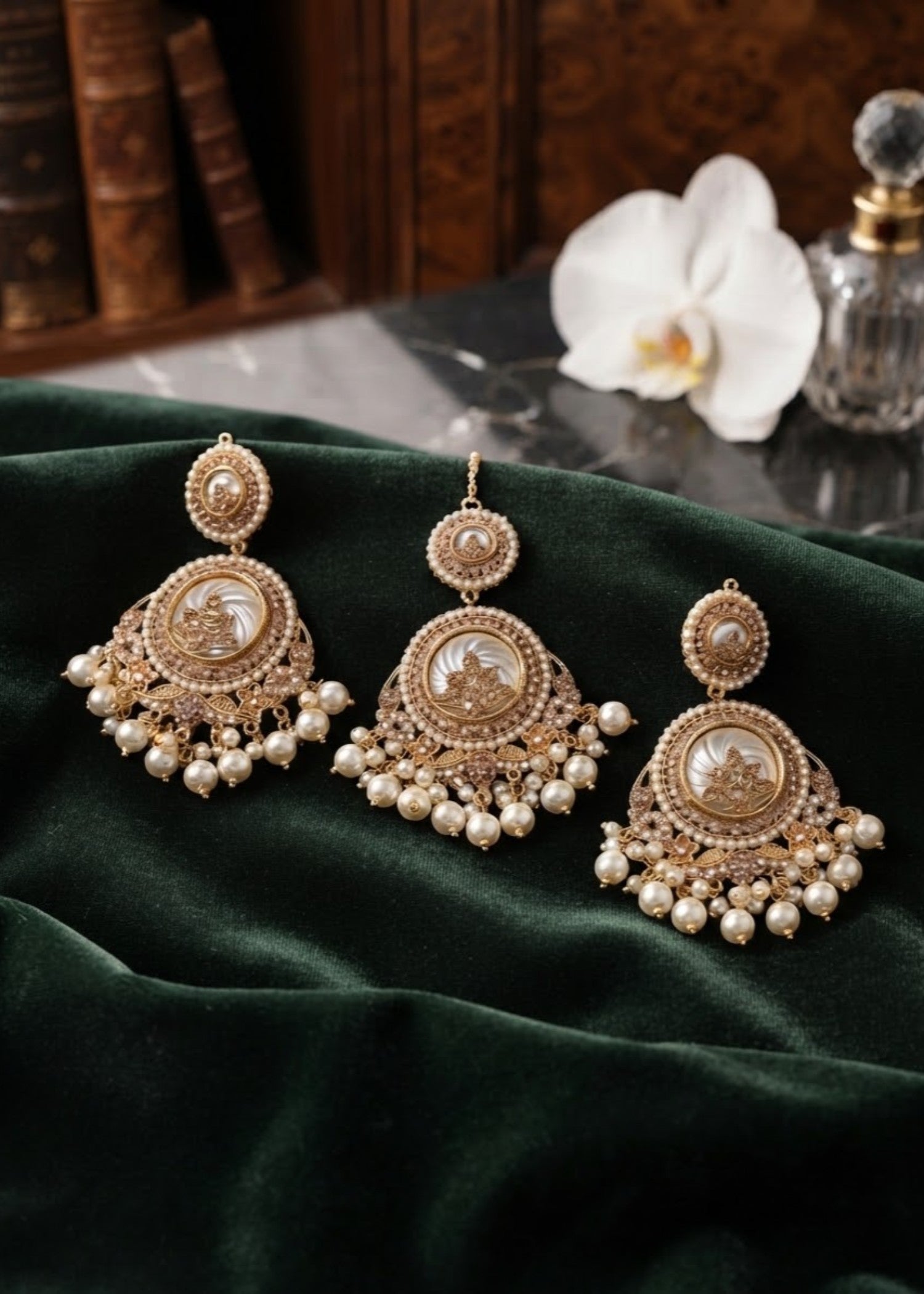 Jewelry Set in Pearl white, champagne Color by - Trendy Women Jewelry Set CGS5021