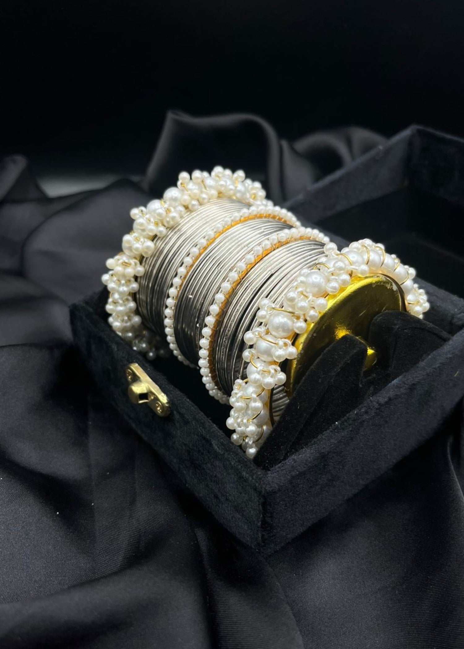 Bangles in Silver Color by - Trendy Women Bangles HSK9368