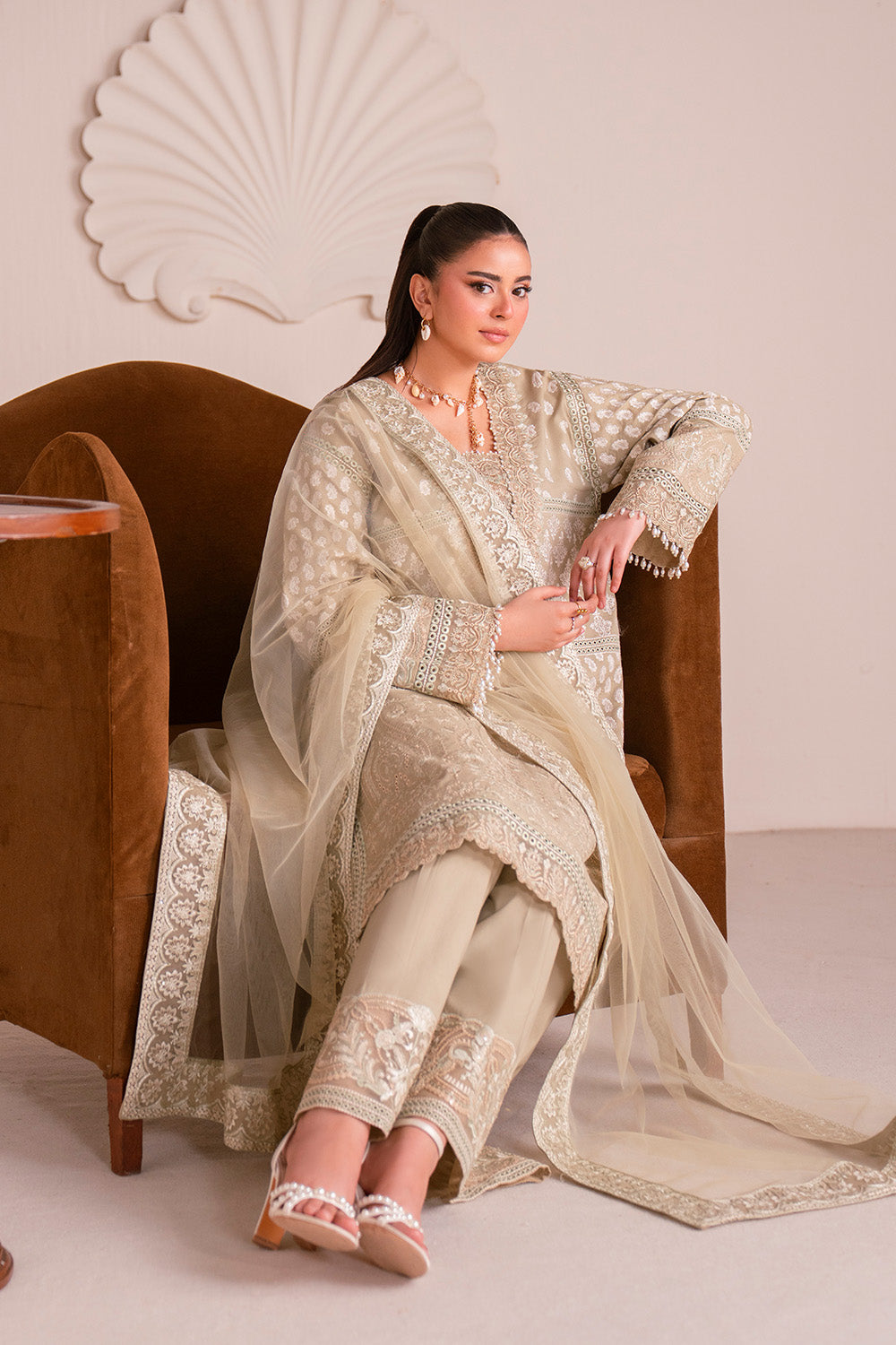 Bloom Poise Lawn Edit – ADÈLE - MSU0685
