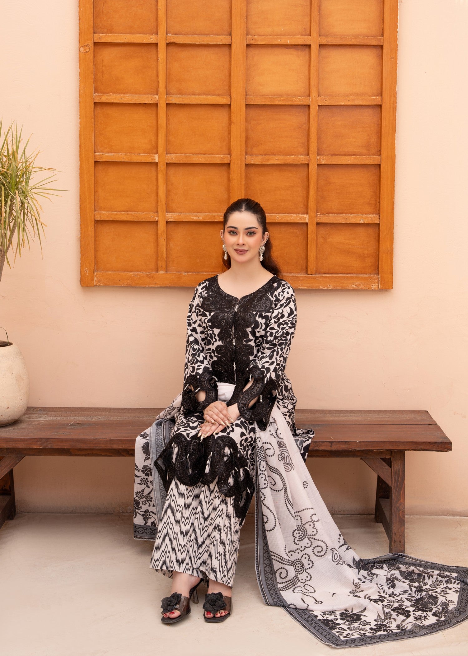 lawn Kurta Set in White