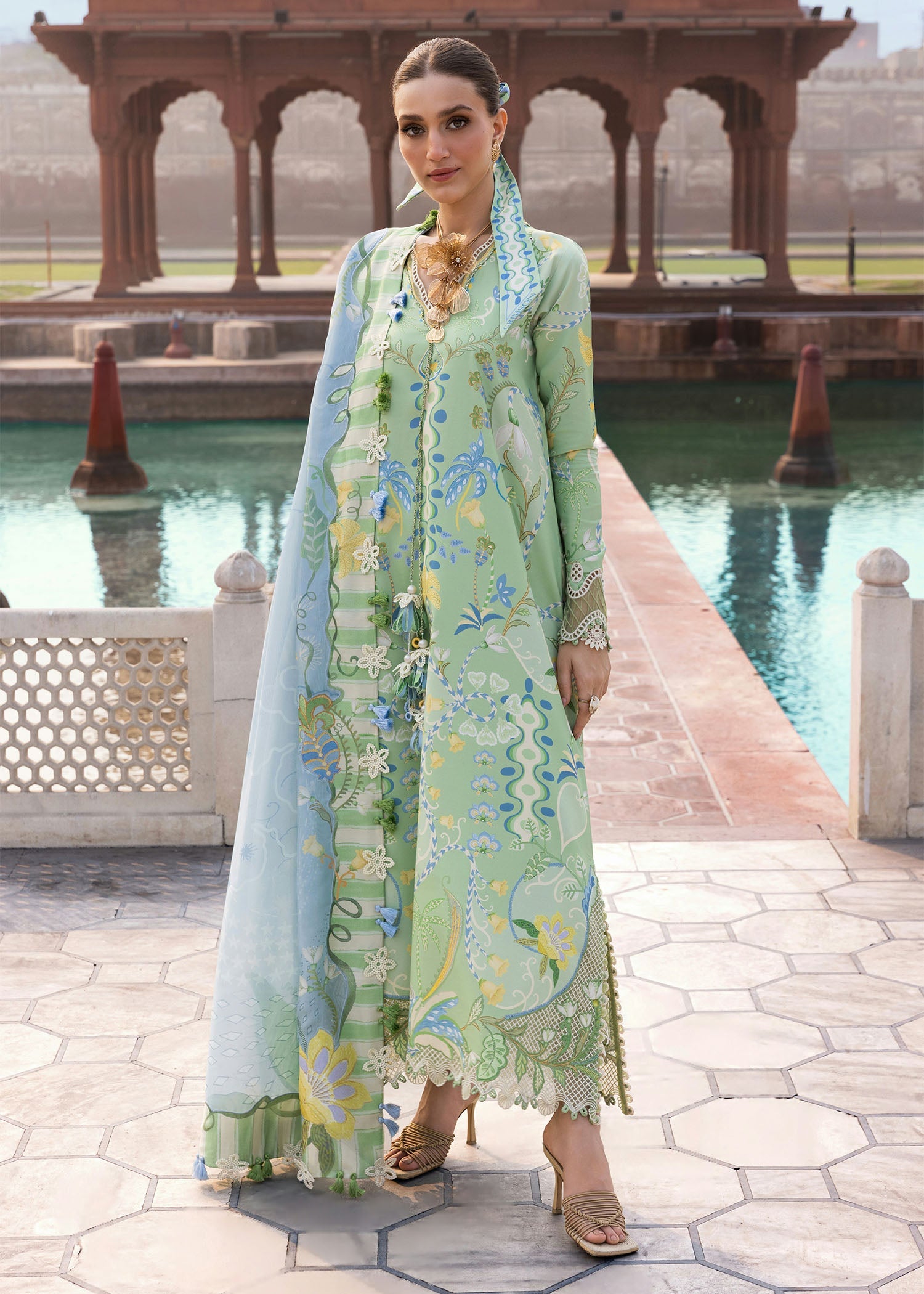 Flow Luxury Lawn – OUT OF MANY HEARTS-D6B