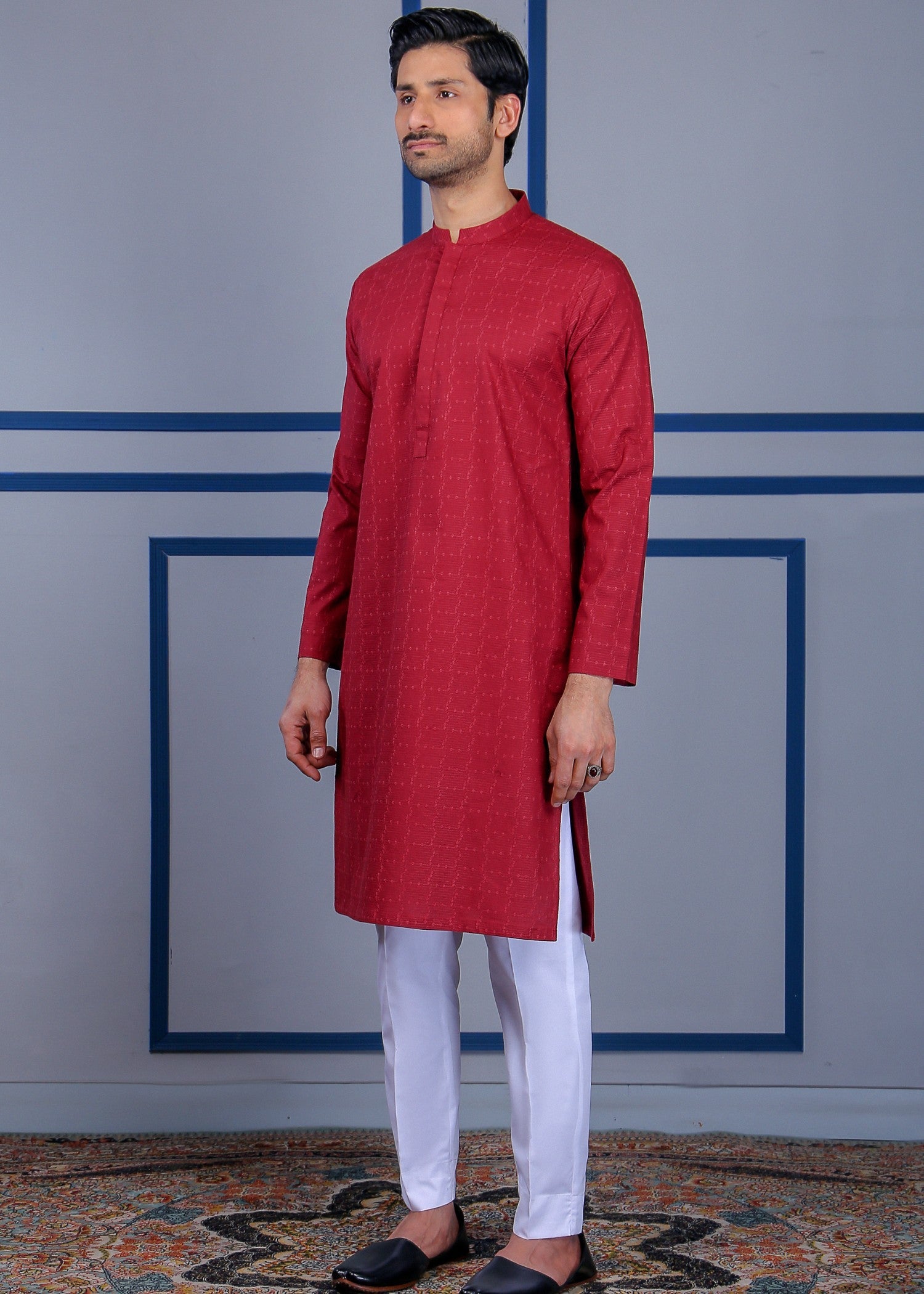 schiffli Kurta in Maroon