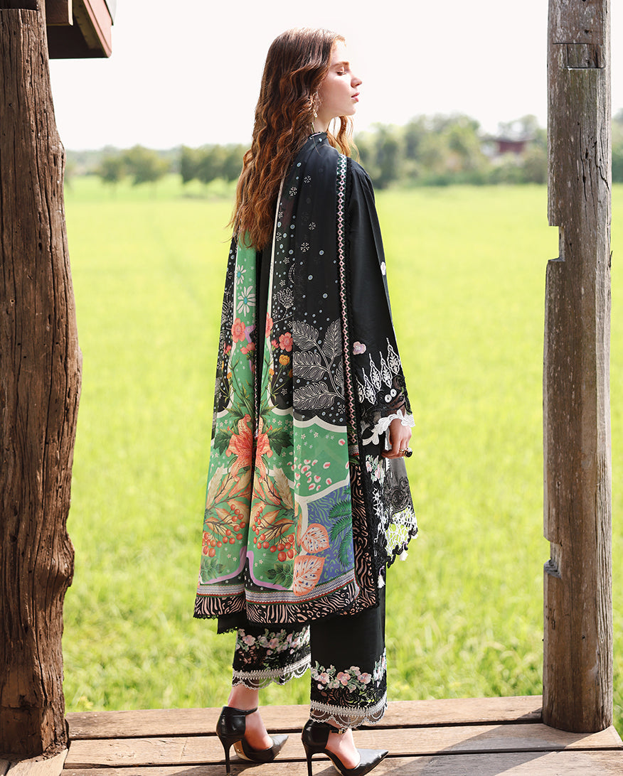 Secret Garden Lawn – Nightshade Bloom