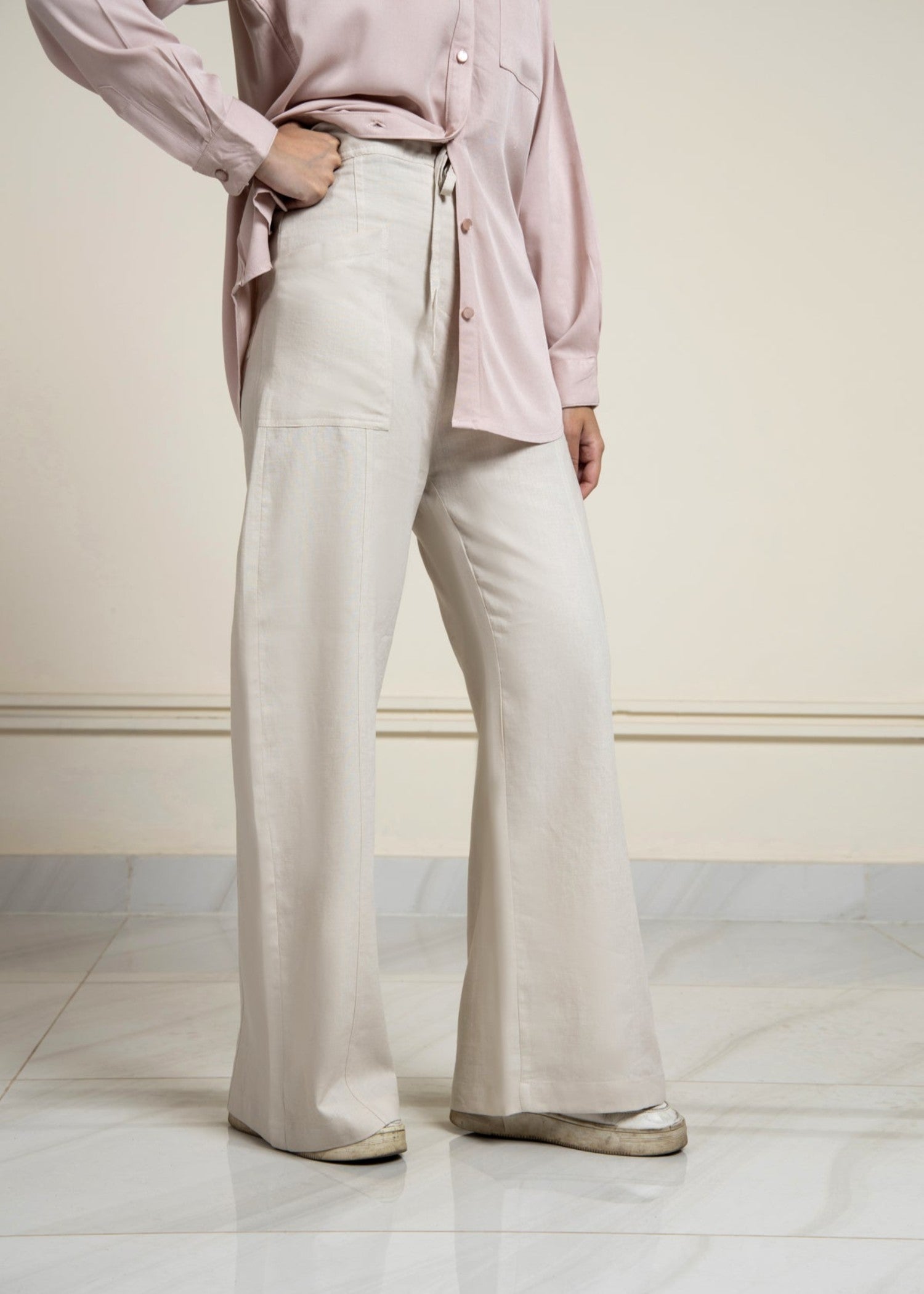 linen Trousers in Off-white
