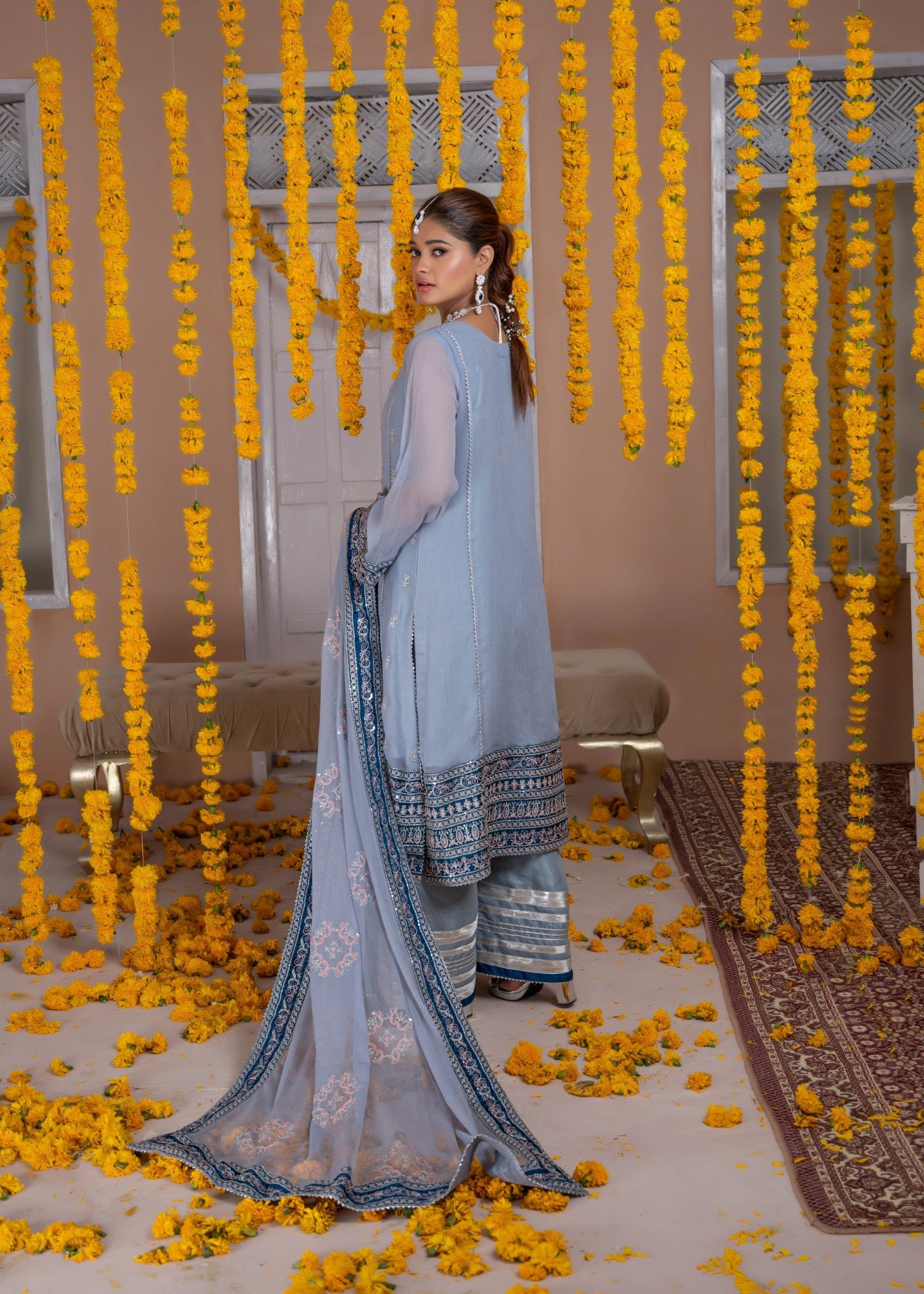 bemberg crinkle chiffon Kurta Set in Grey