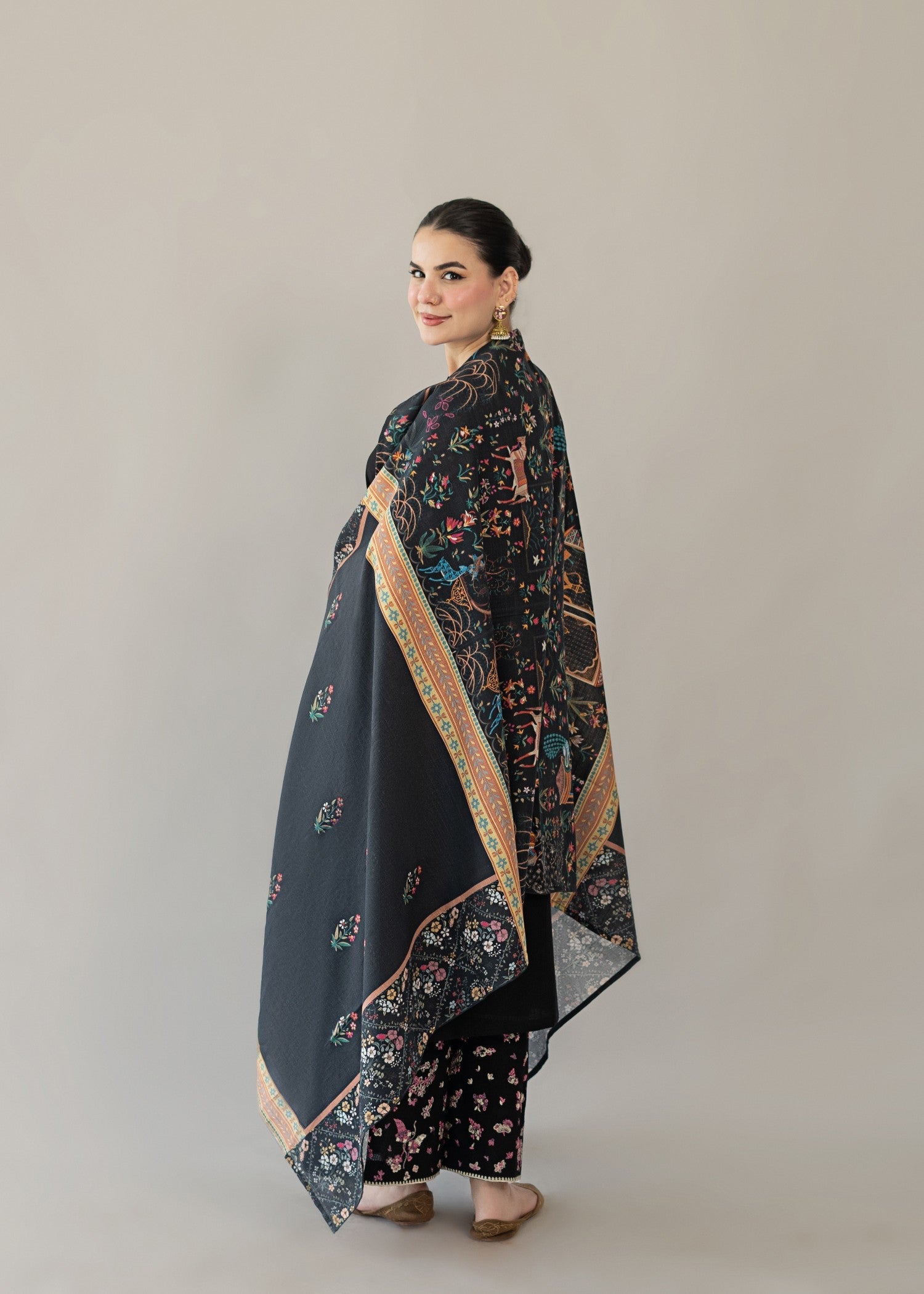 slub khaddar Kurta Set in Black