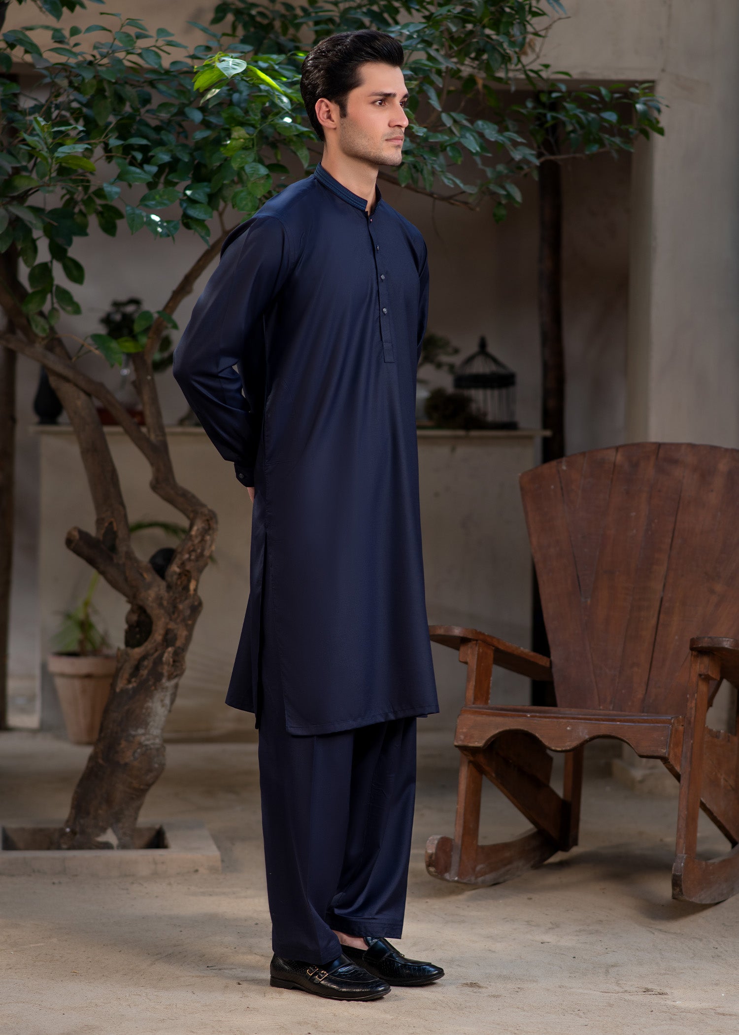 wash & wear Shalwar Kameez in Royal blue