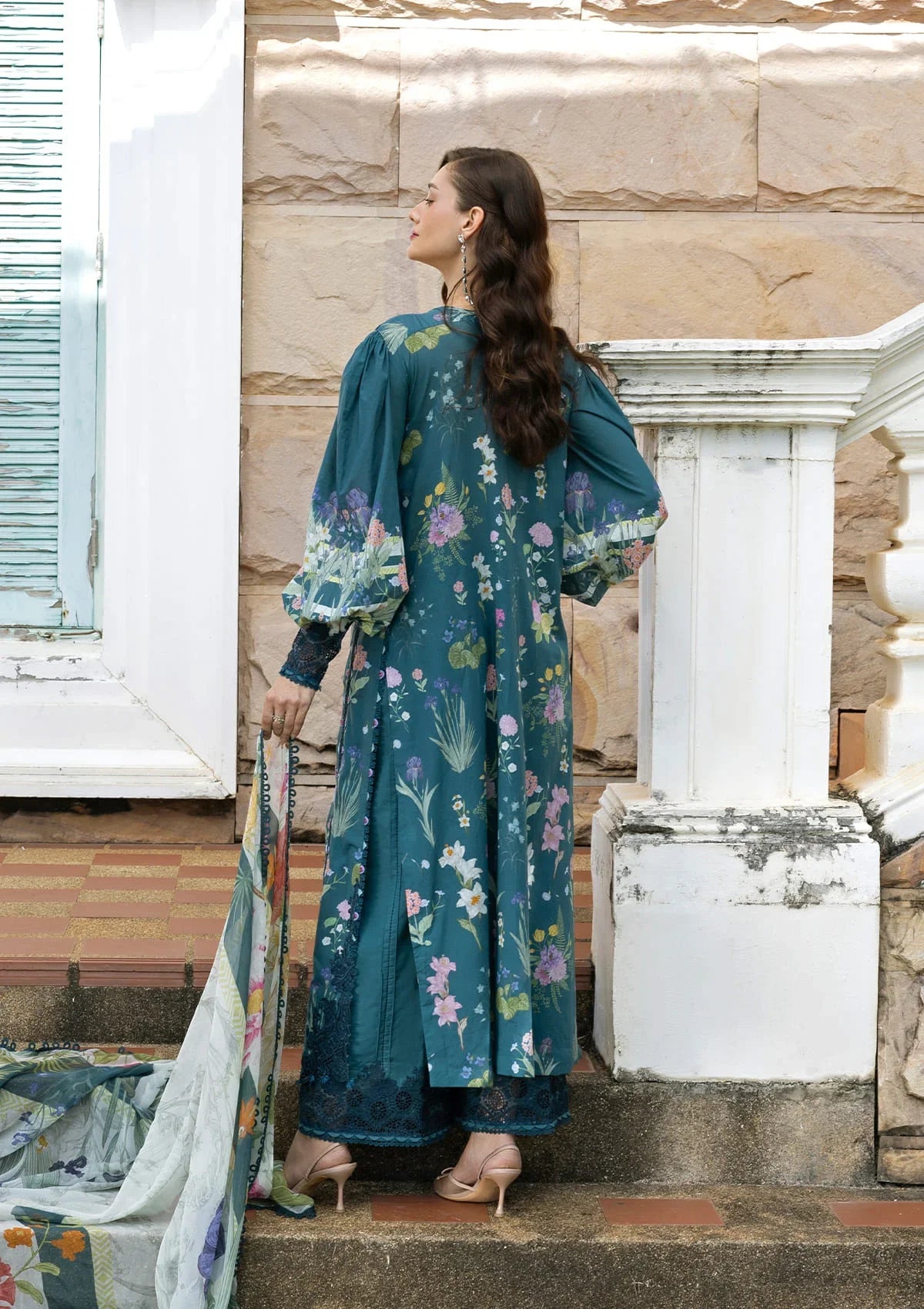 Signature Embroidered Lawn Prints – ESA-5A OCEANA VEIL