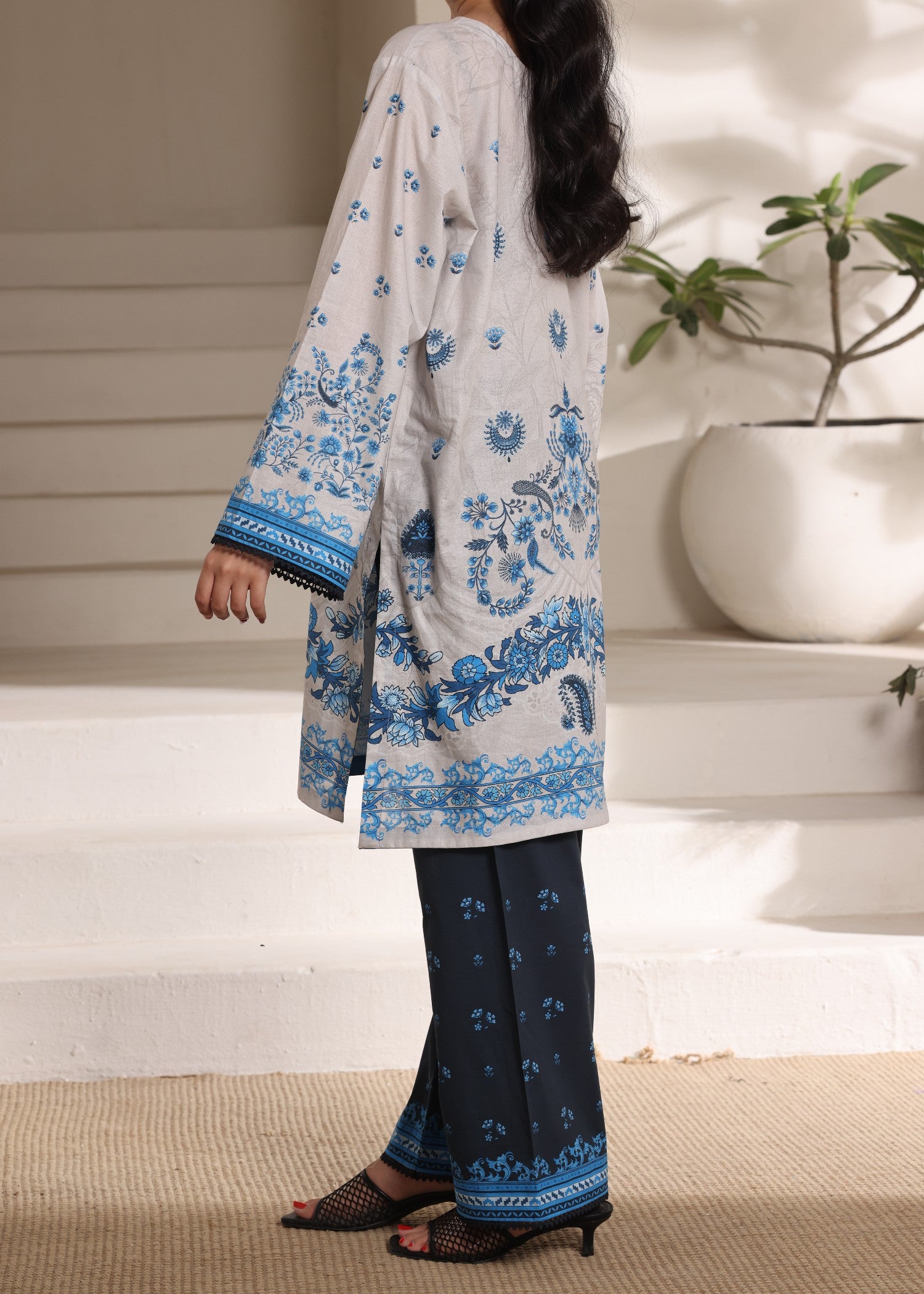 lawn Kurta Set in Light grey