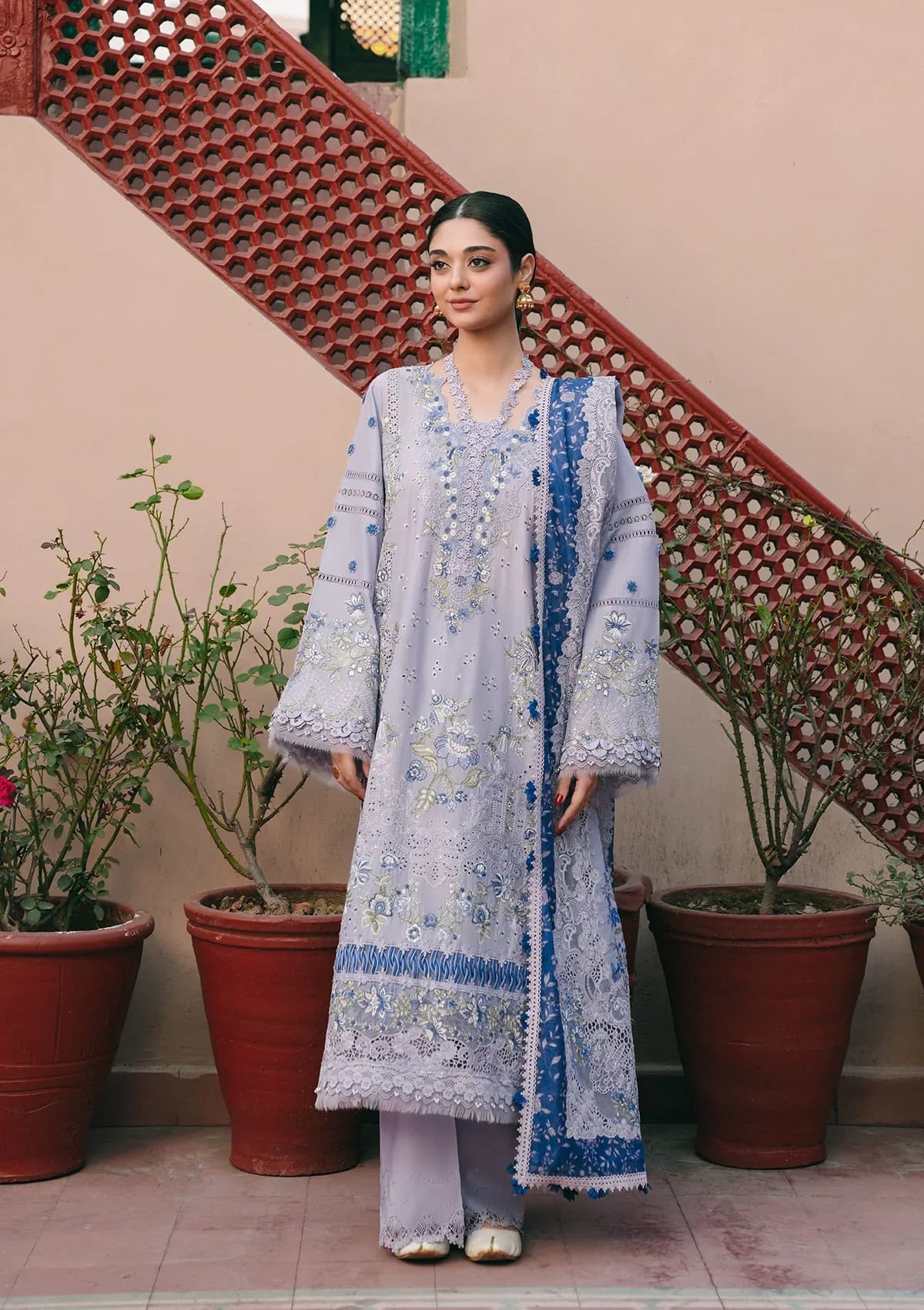 Ek Fasana Luxury Lawn – KLB-7B NAZNEEN