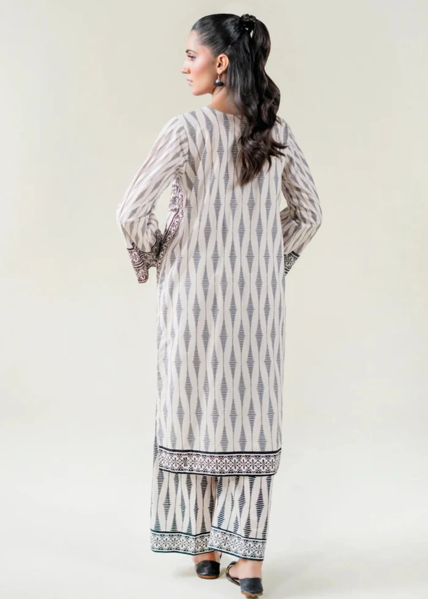 lawn Kurta Set in Grey