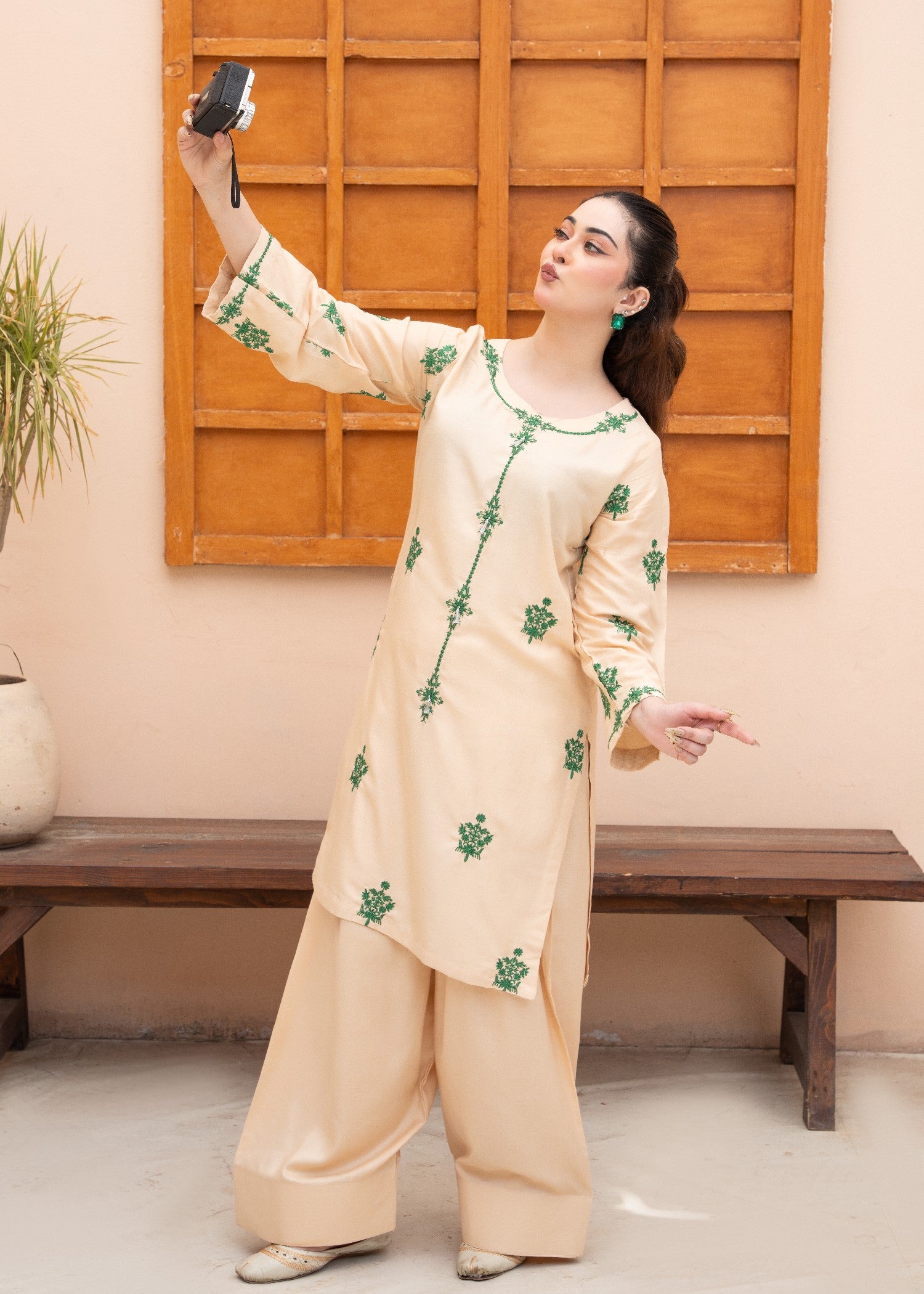 arabic lawn Kurta Set in Cream