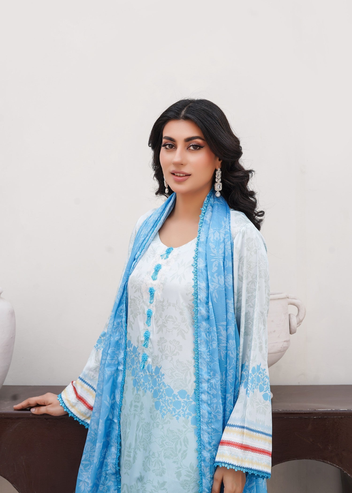 charmuse/shamooz Kaftan in White, arctic blue, ocean blue