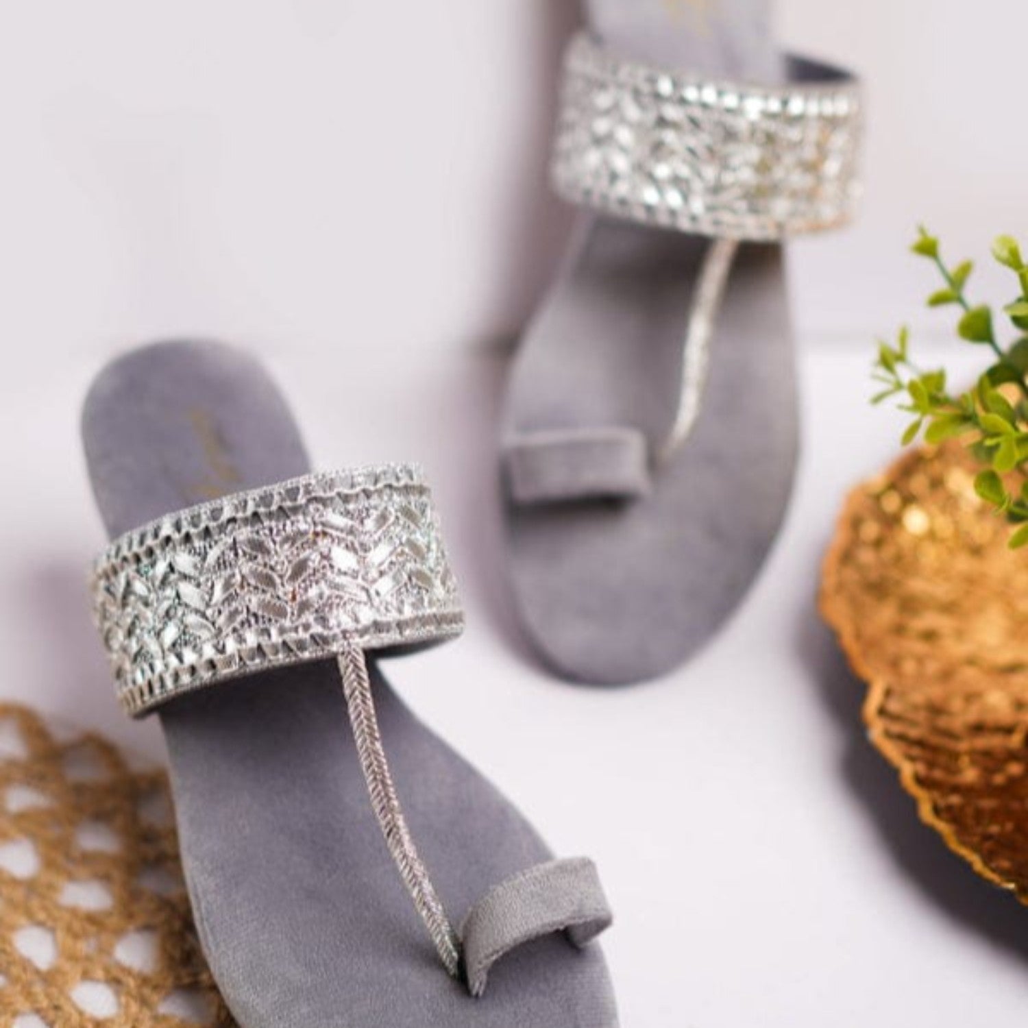 Kolapuri in Silver by - High Quality Women Kolapuri ZUA4342