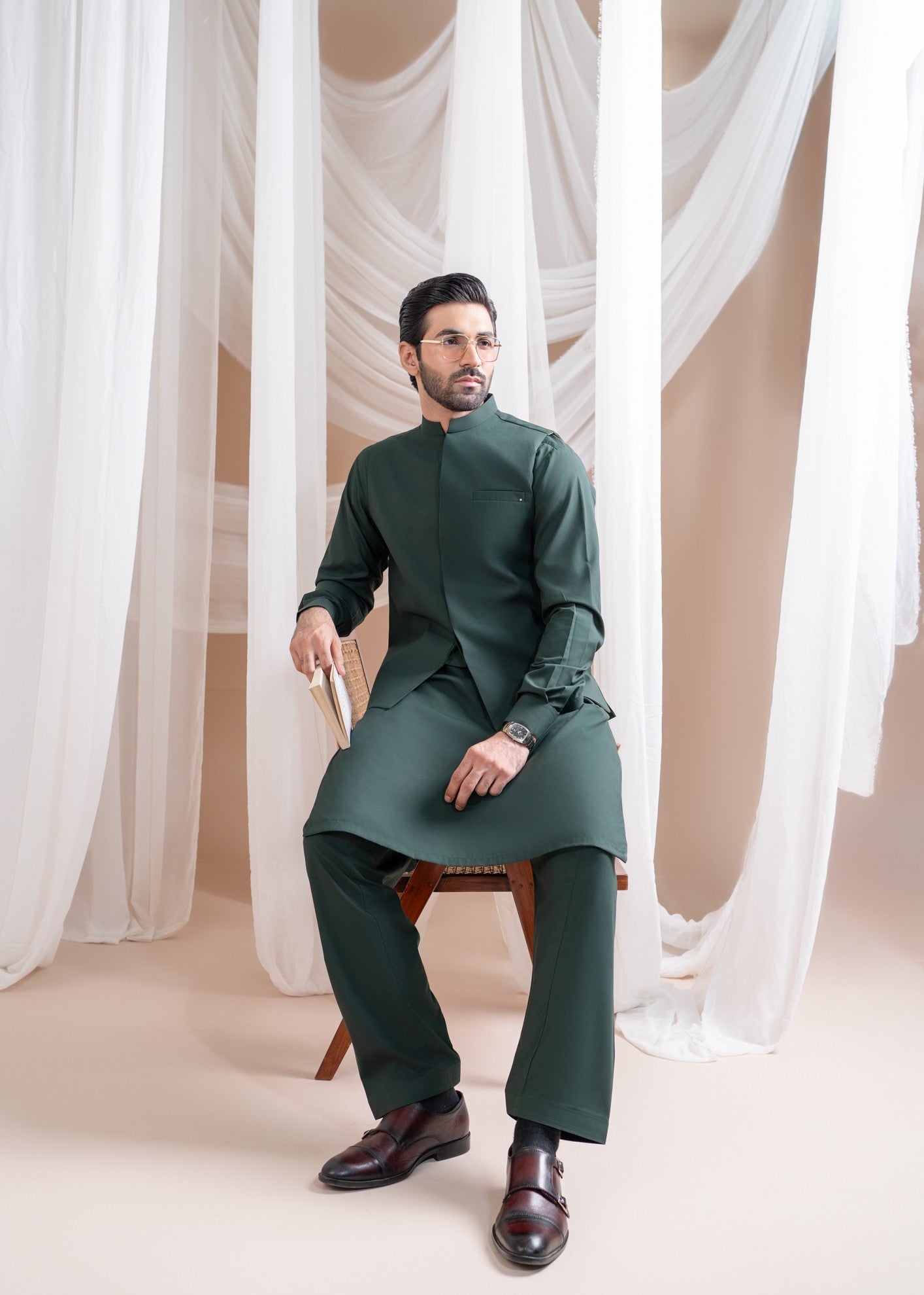 wash & wear Waistcoat in Bottle green - view 7