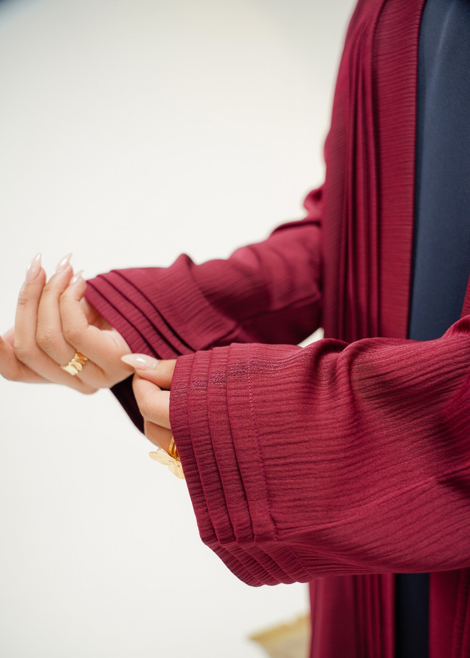 polyester Abaya in Burgundy