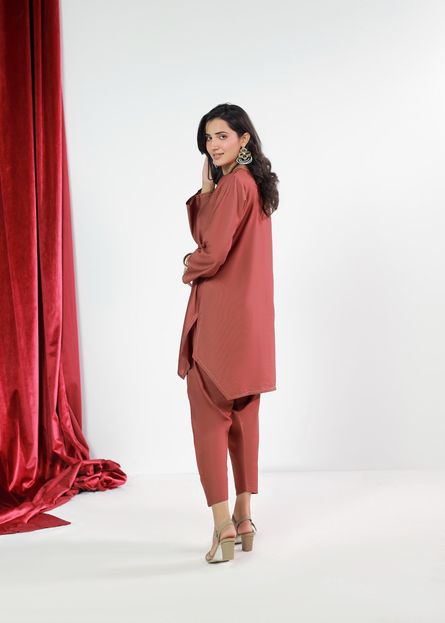 pashmina Kurta Set in Russet brown