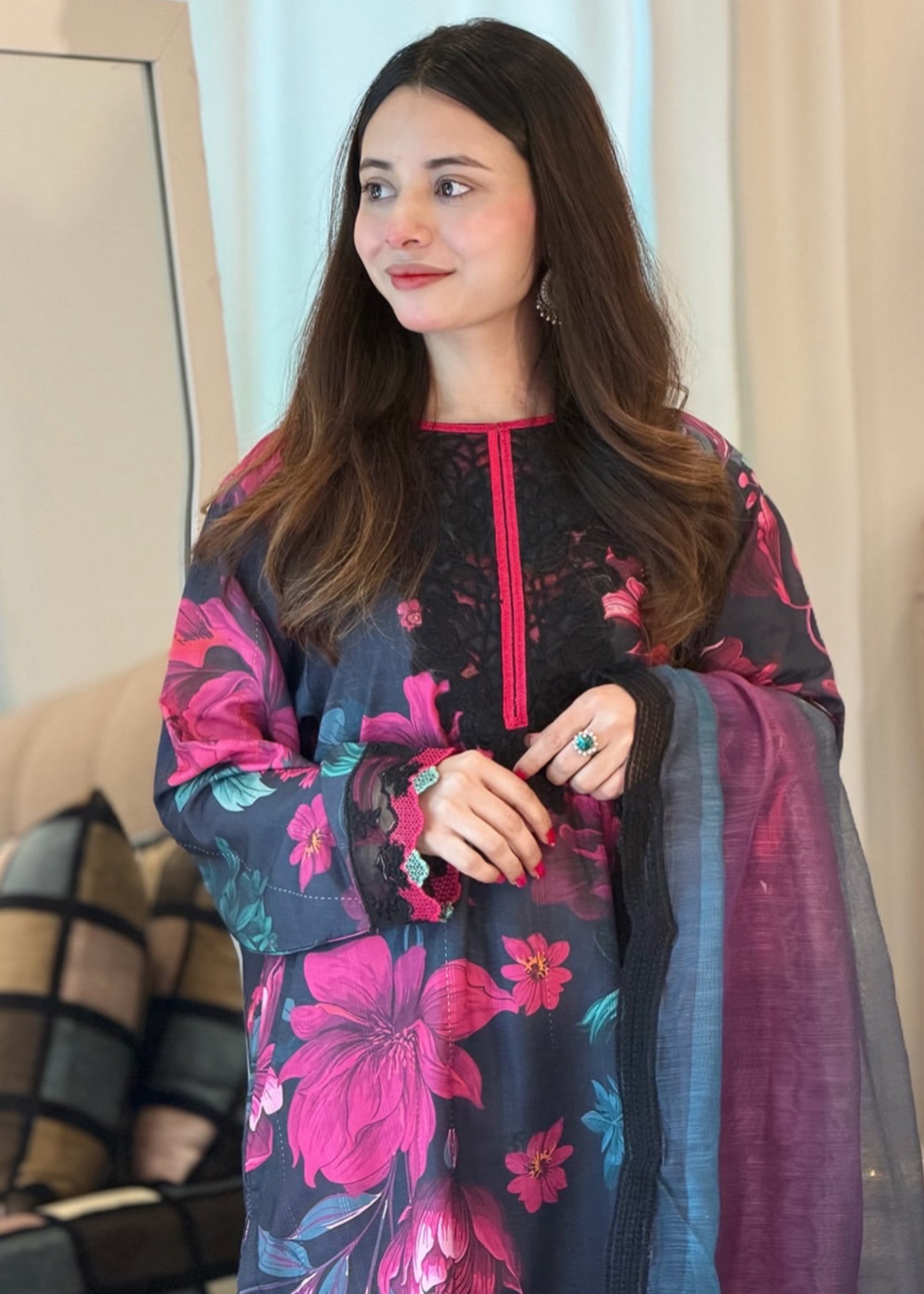 lawn Kurta Set in Black, shocking pink