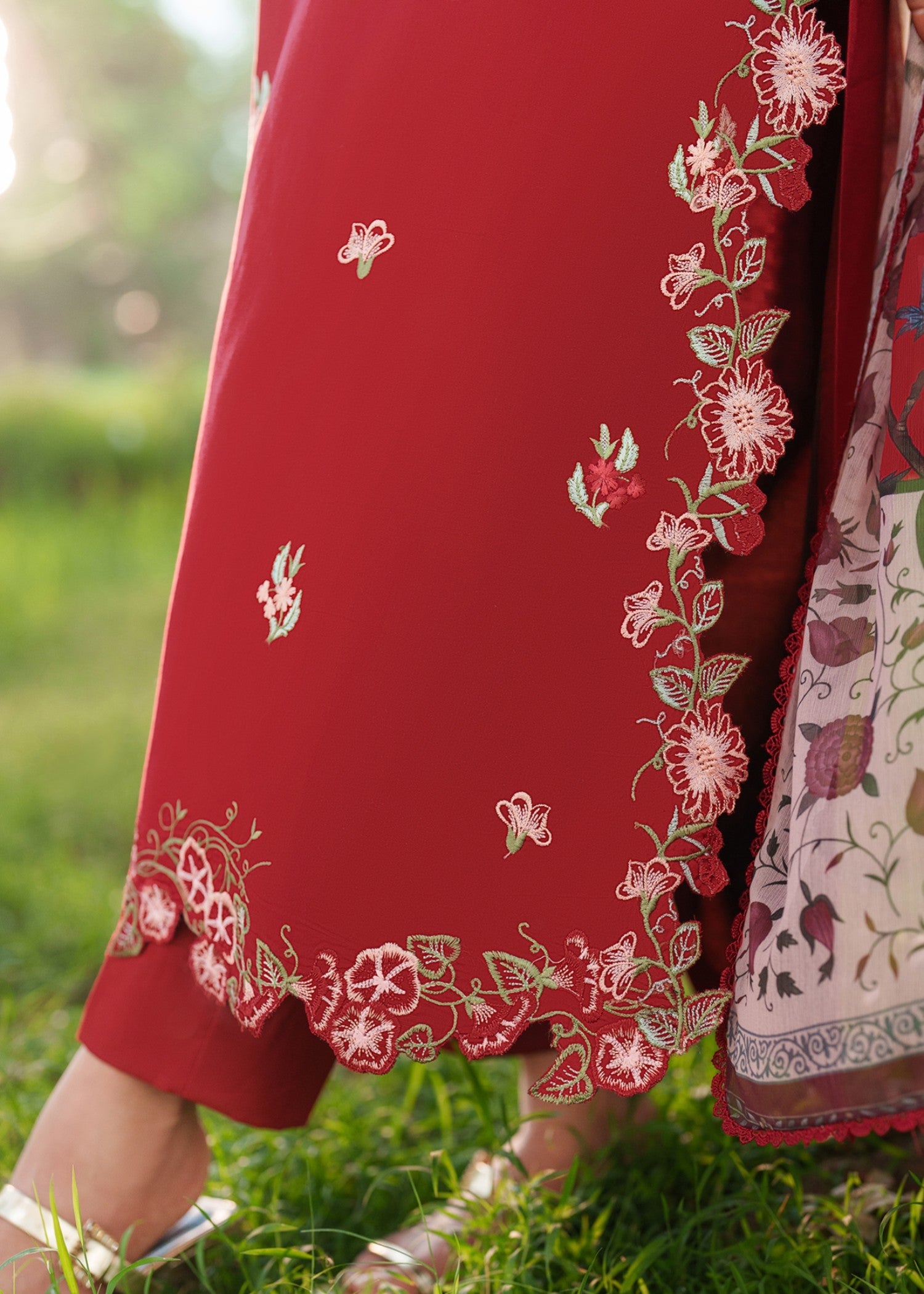 cambric Unstitched in Tomato red