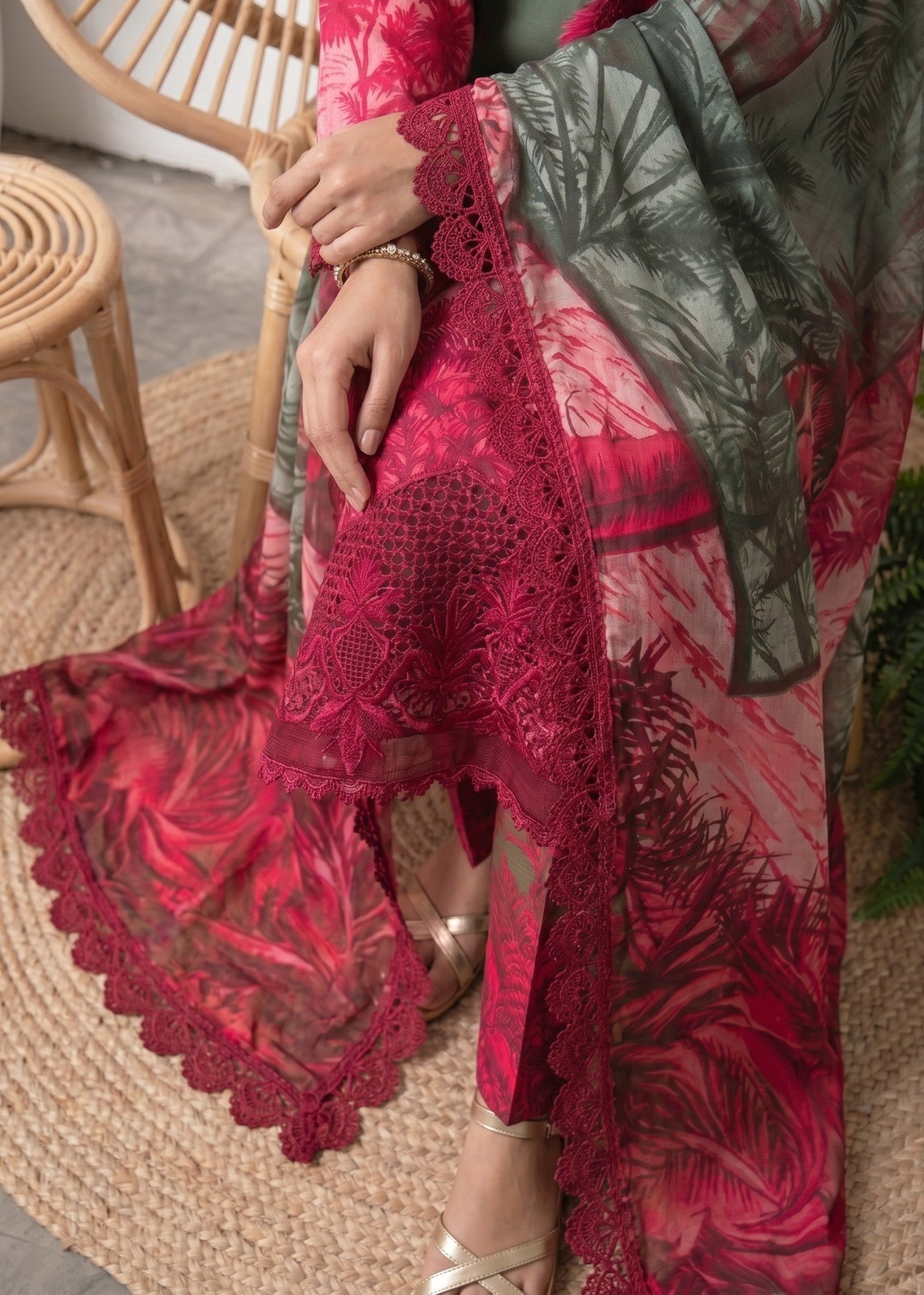 lawn Kurta Set in Green, amaranth