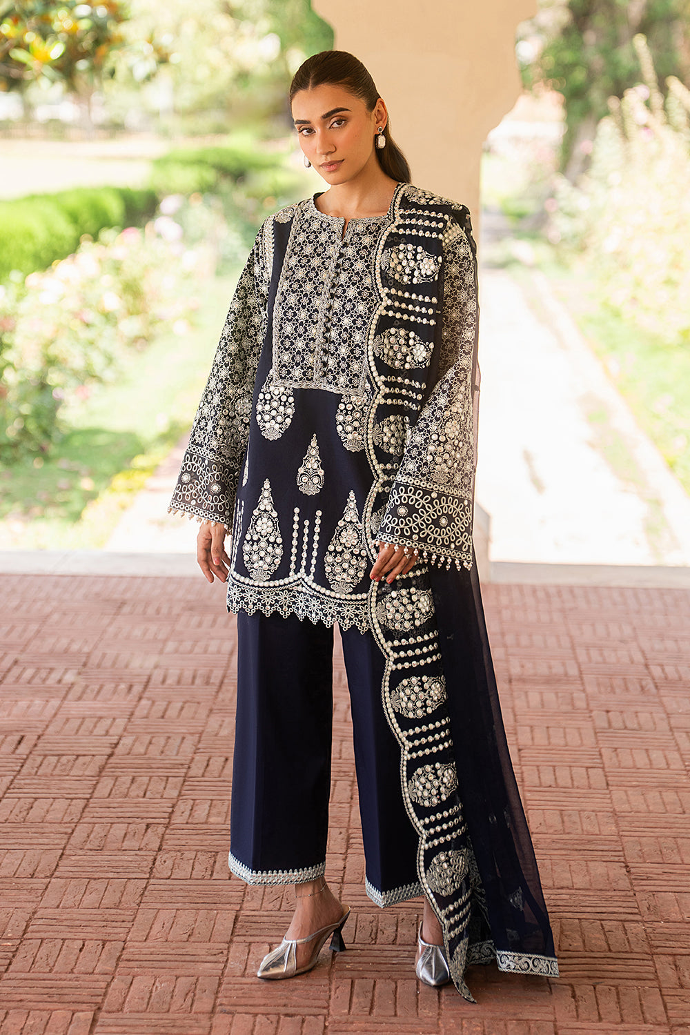 Luxury Lawn – TUBEROSE - MSU0638
