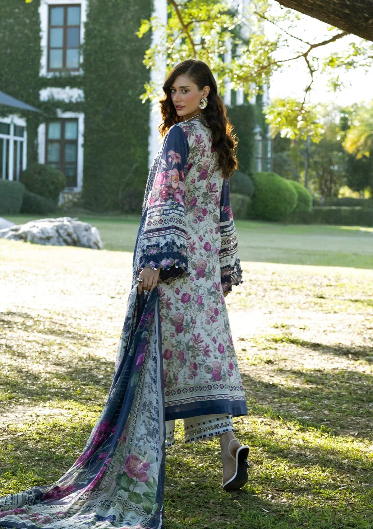 Signature Embroidered Lawn Prints – ESA-2A VERONICA