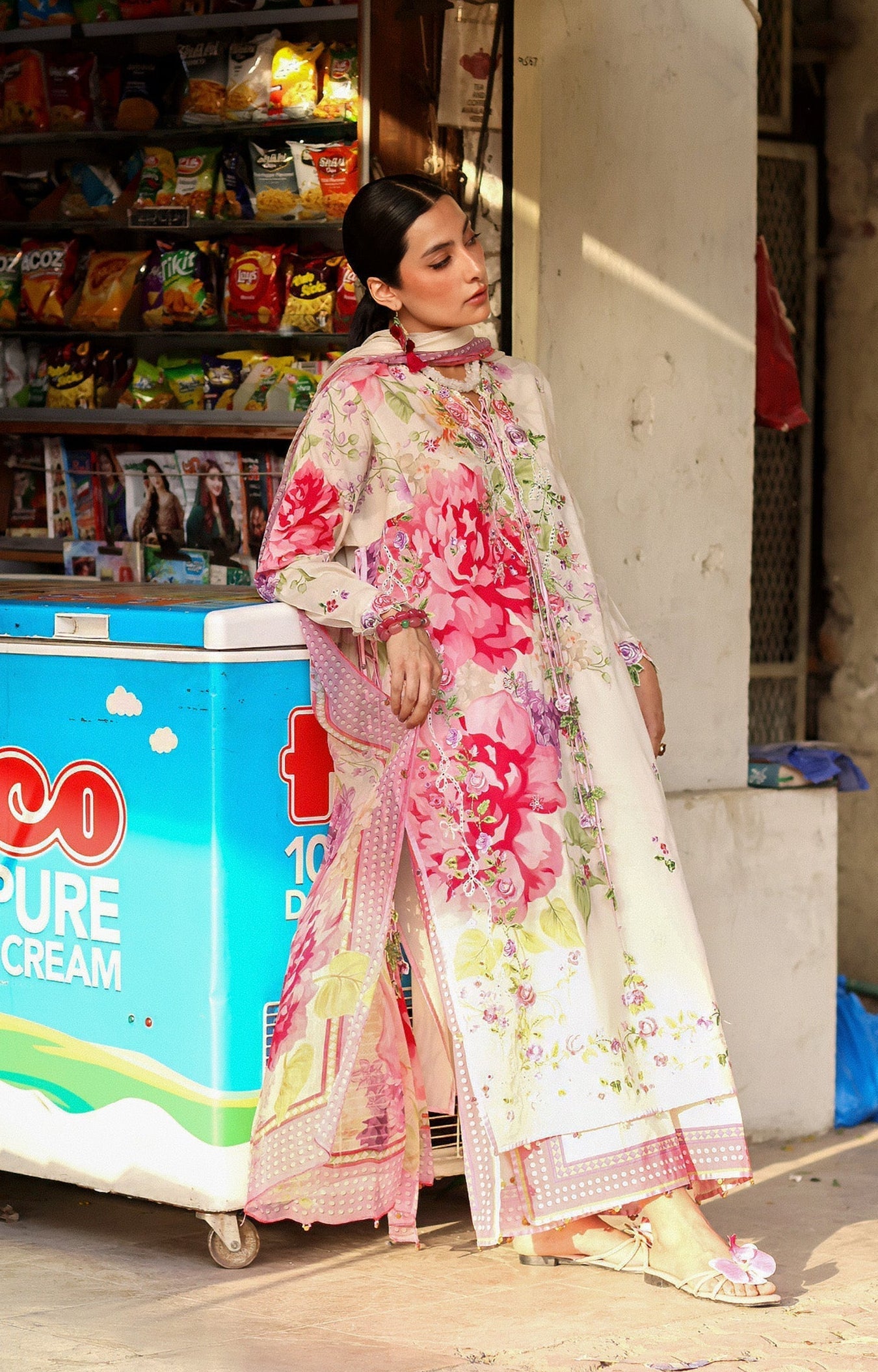 Festive Luxury Lawn – Pink Mink Frolic (Z-05)