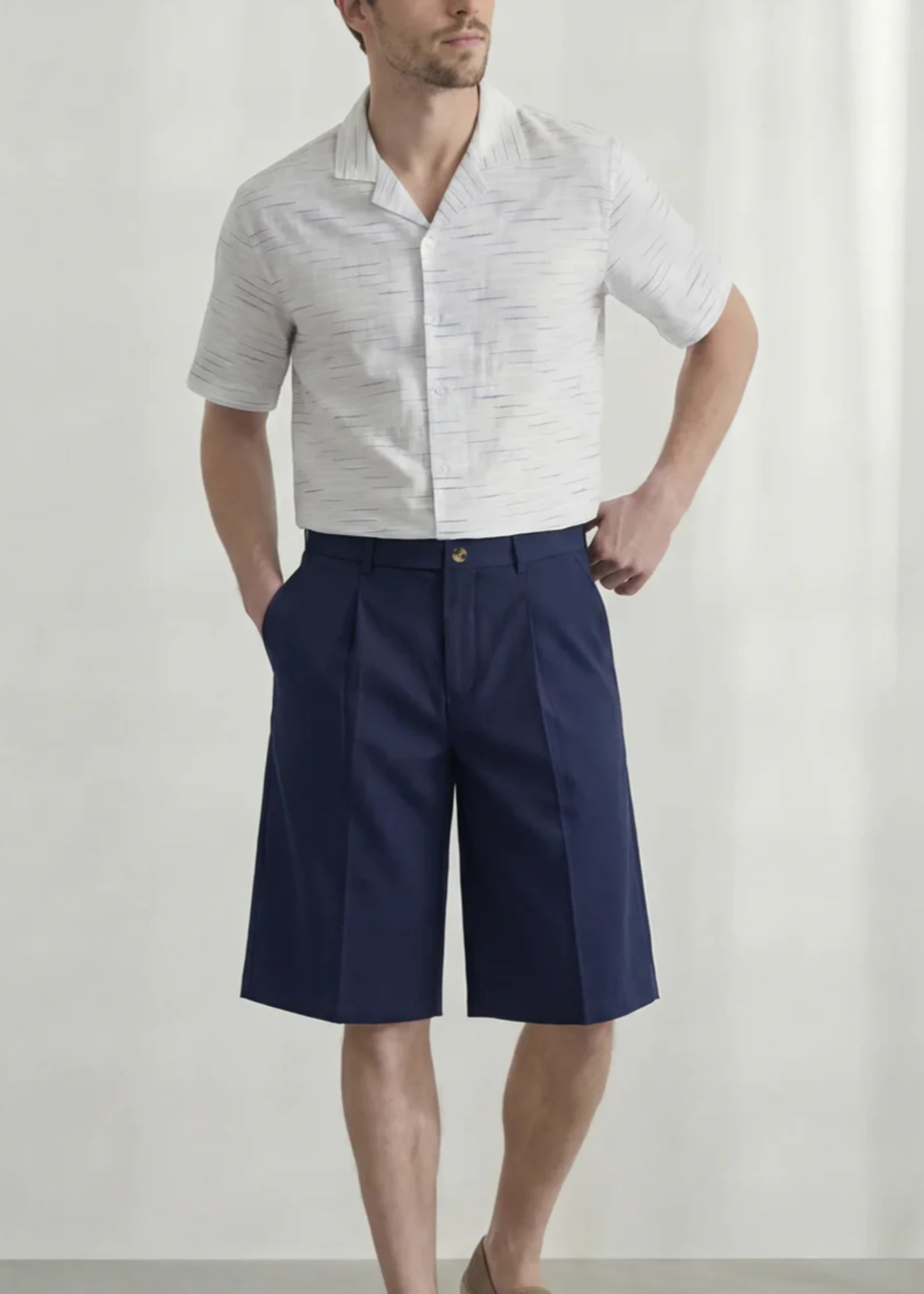 linen Shorts in Navy blue