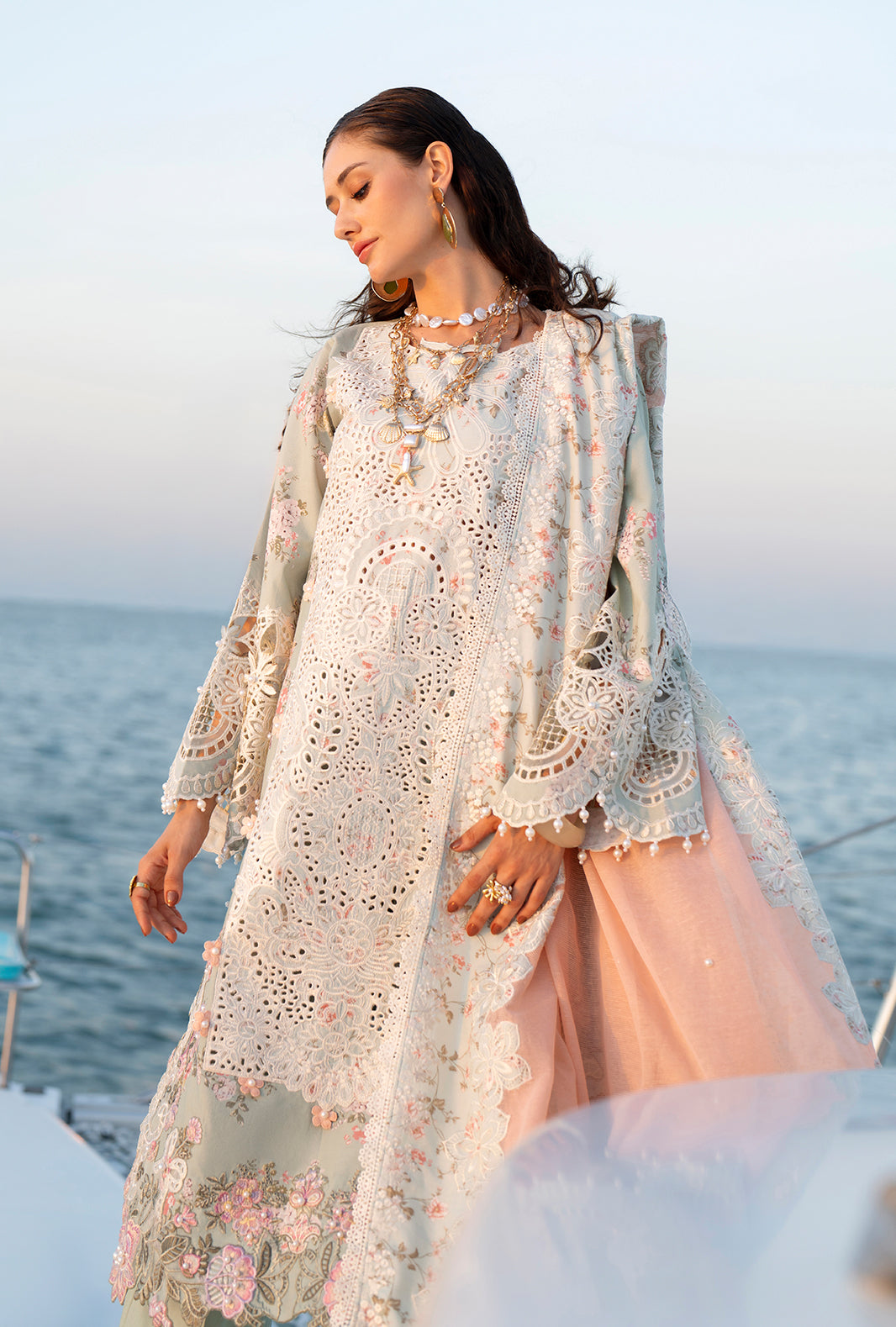AJR Evara Luxury Lawn – Fyna