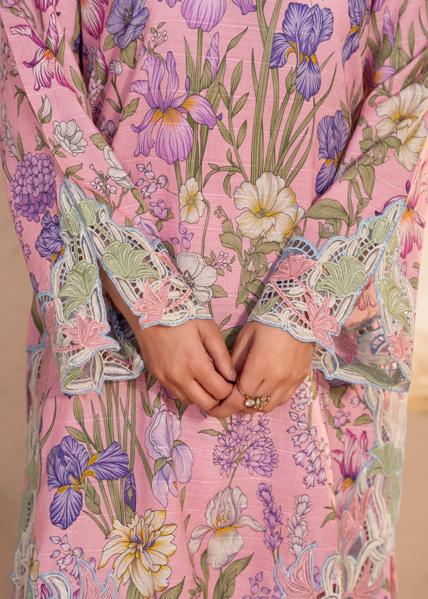 textured lawn Kurta Set in Petal pink