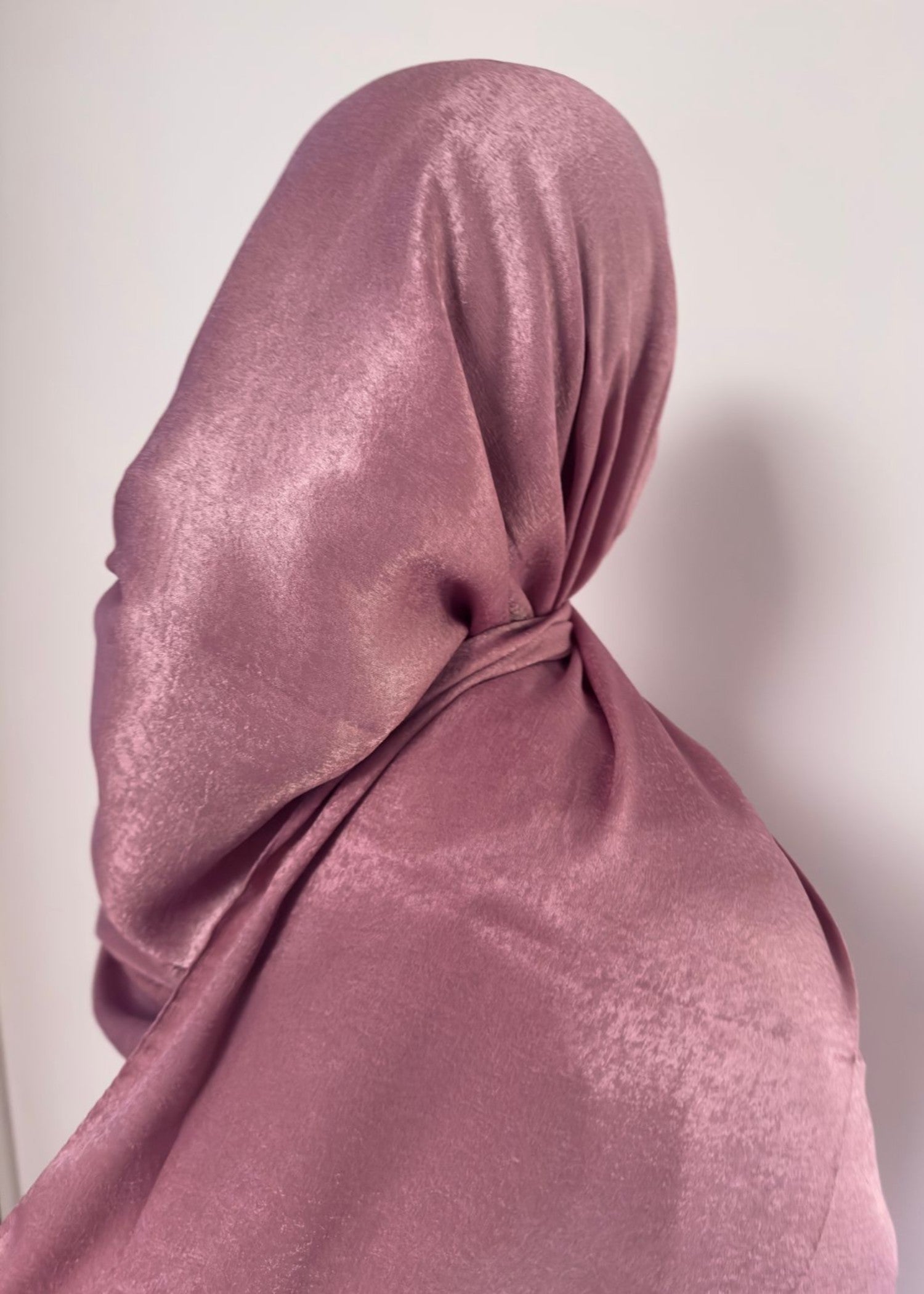 velvet Hijab in Zinnia pink