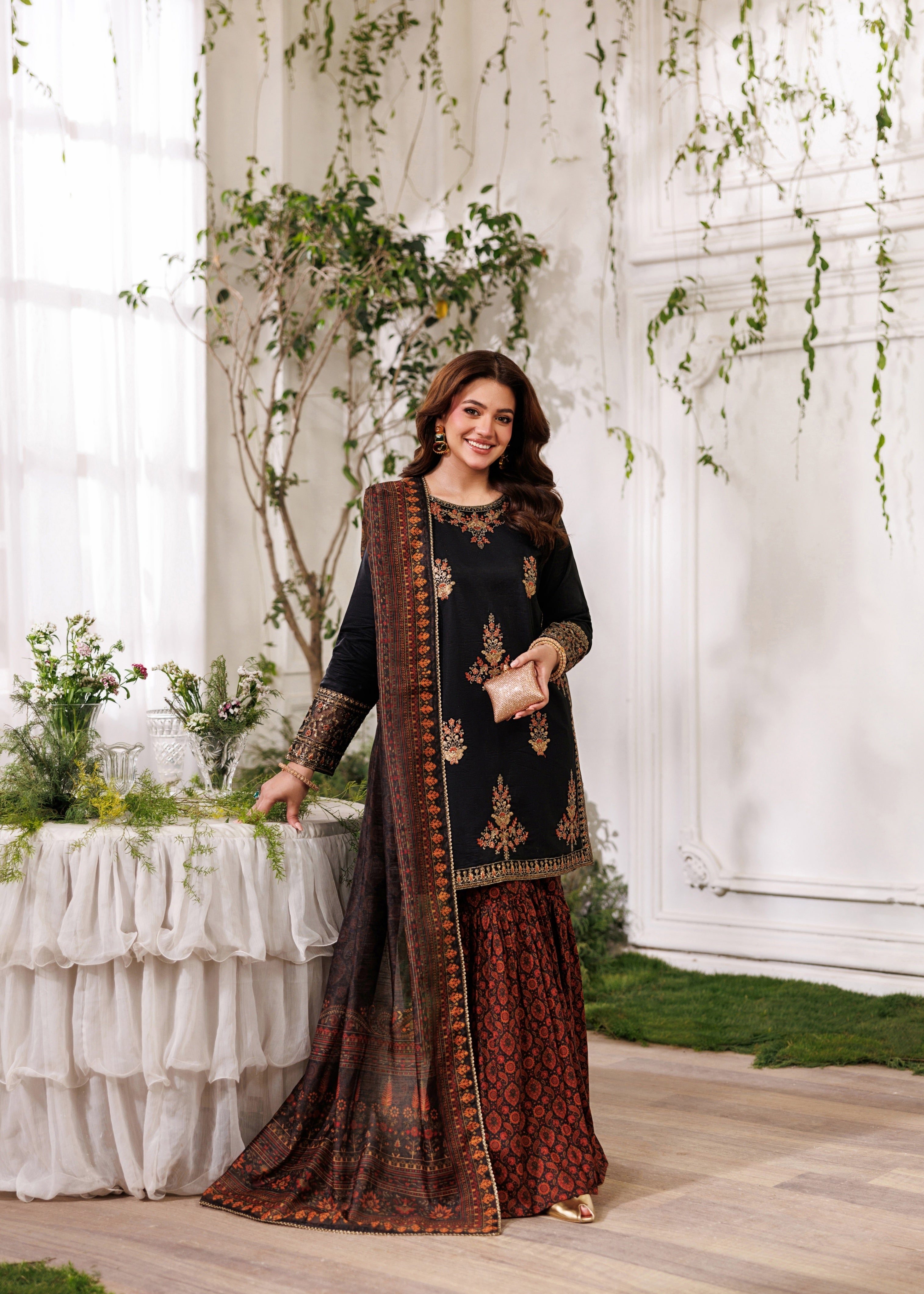 seersucker Gharara in Jet black