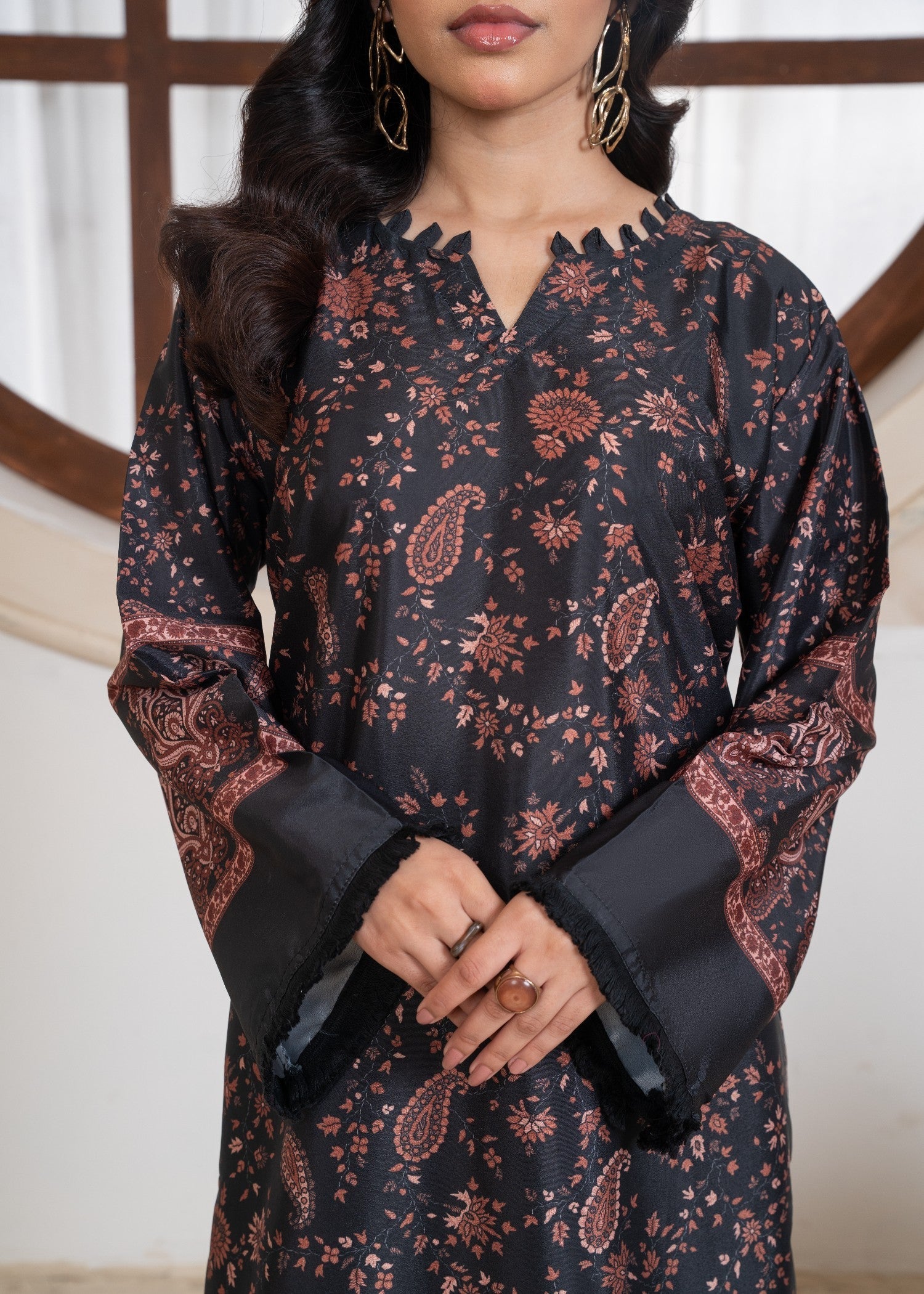 silk grip Kurta Set in Black