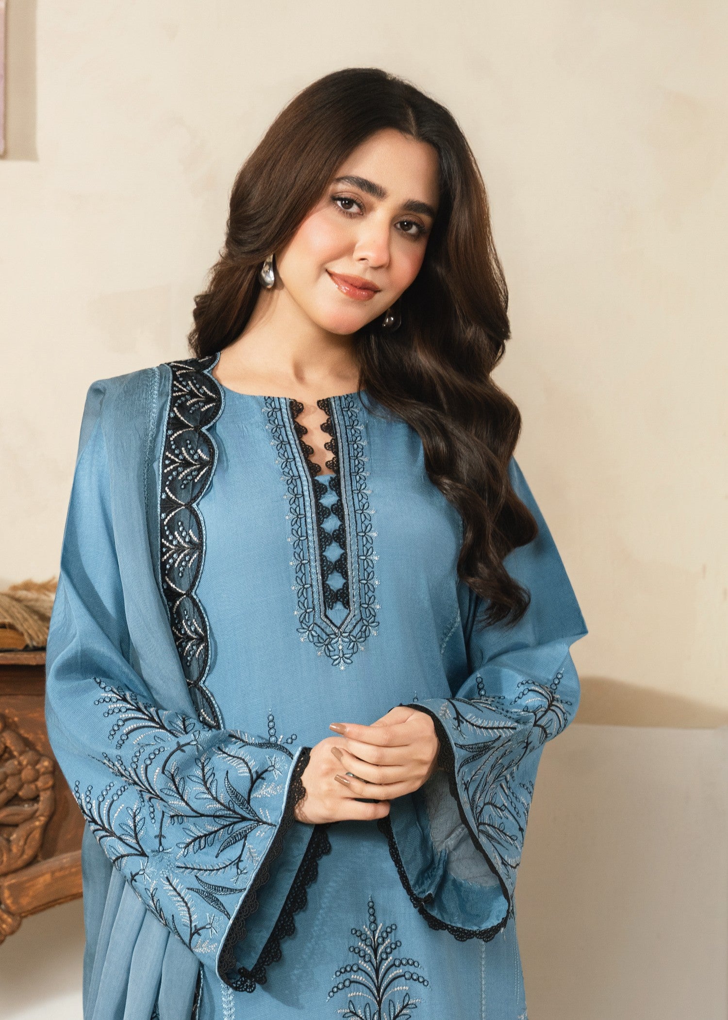 raw silk Kurta Set in Black, frost blue