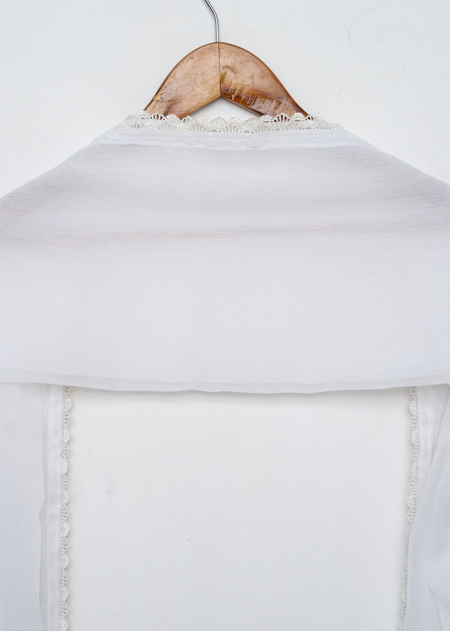Dupatta in White